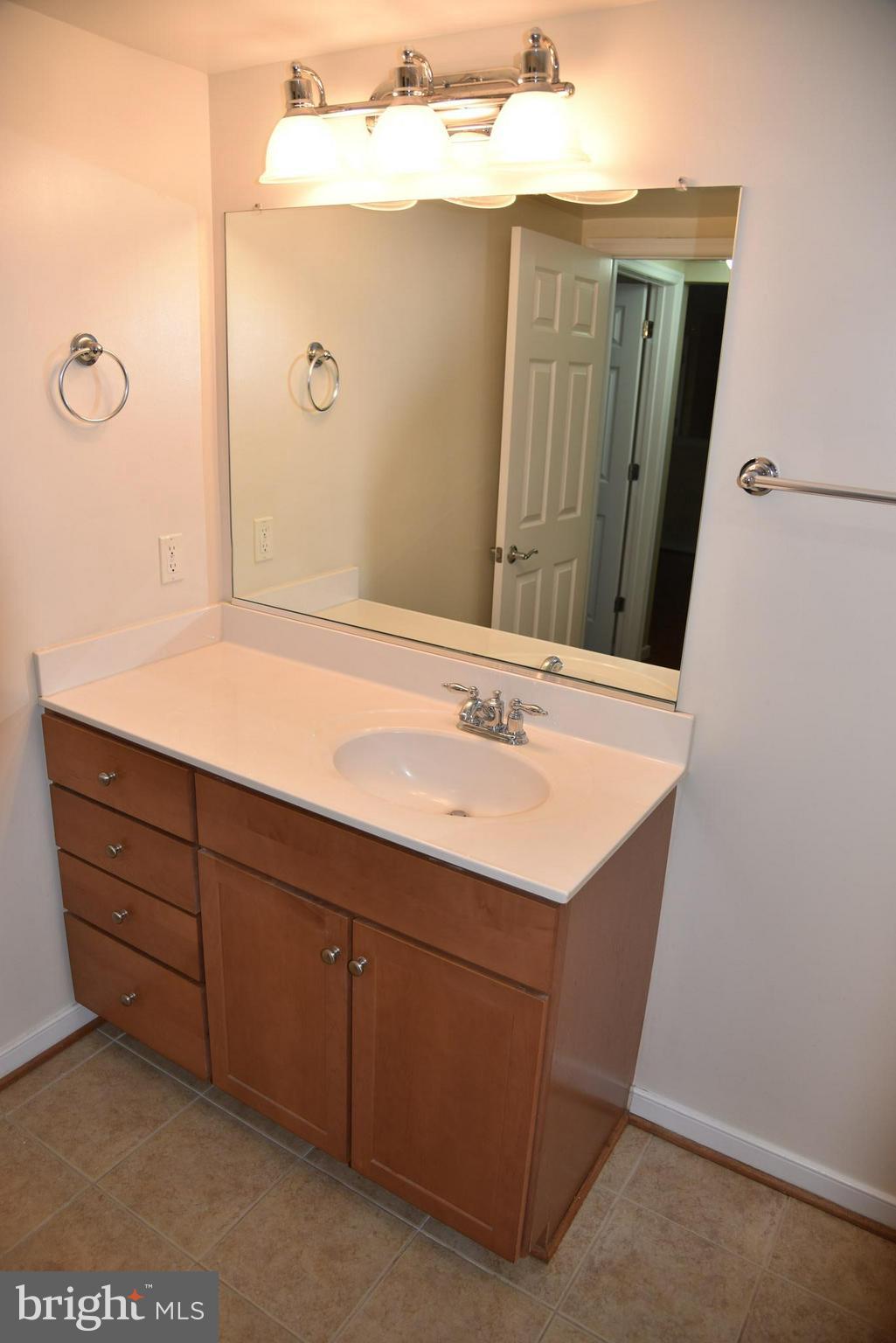 WEST VILLAGE OF SHIRLINGTON - Residential Lease