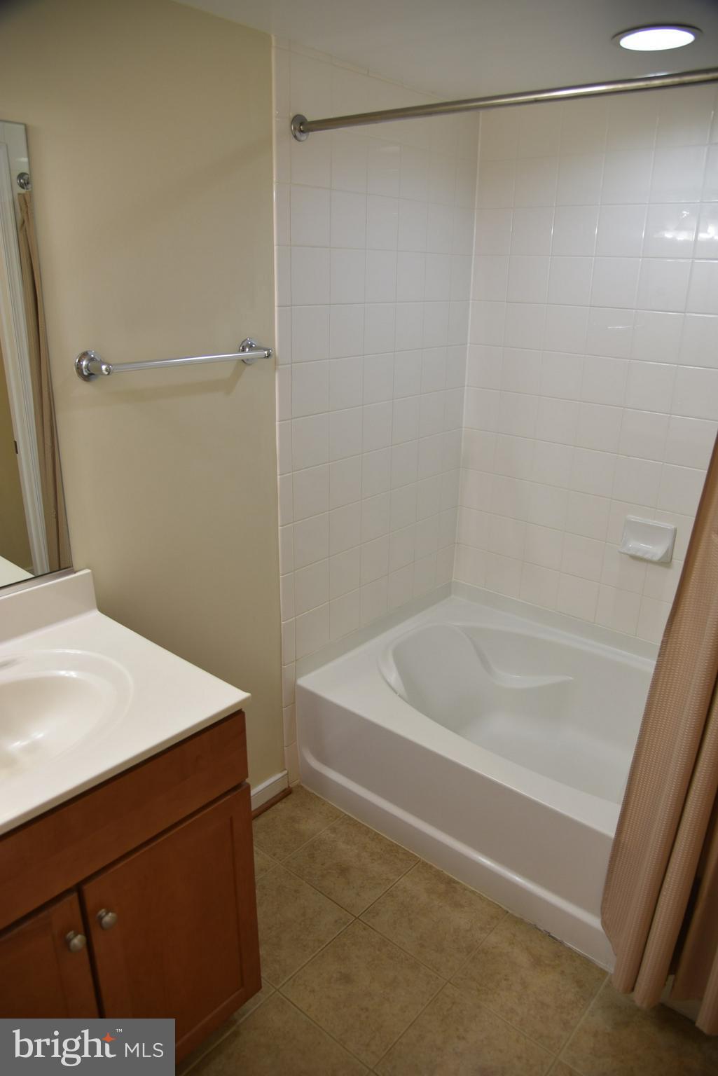 WEST VILLAGE OF SHIRLINGTON - Residential Lease