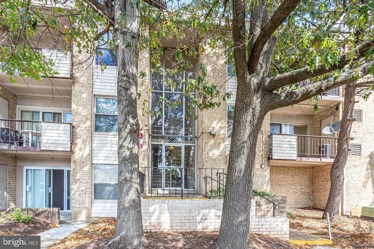 MARLOW TOWERS CONDOMINIUMS - Residential