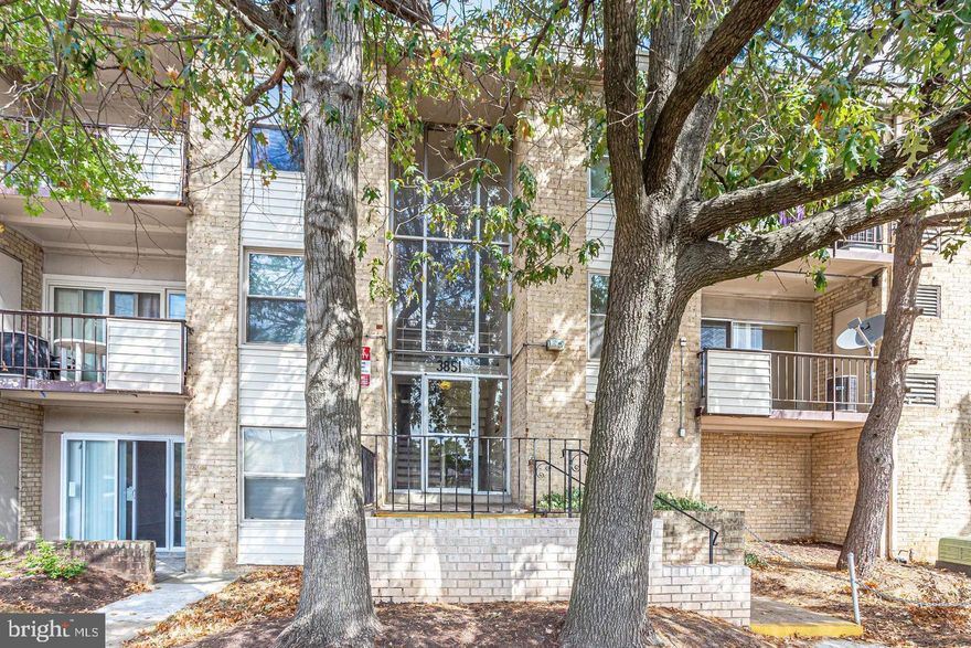 Two bedroom, one bathroom condo on second floor.  Balcony. Freshly painted. Kitchen and Bathroom remodeled in 2018, appliances 2 years old. Community pool included in condo-fee as well as Gas, Heat and water.