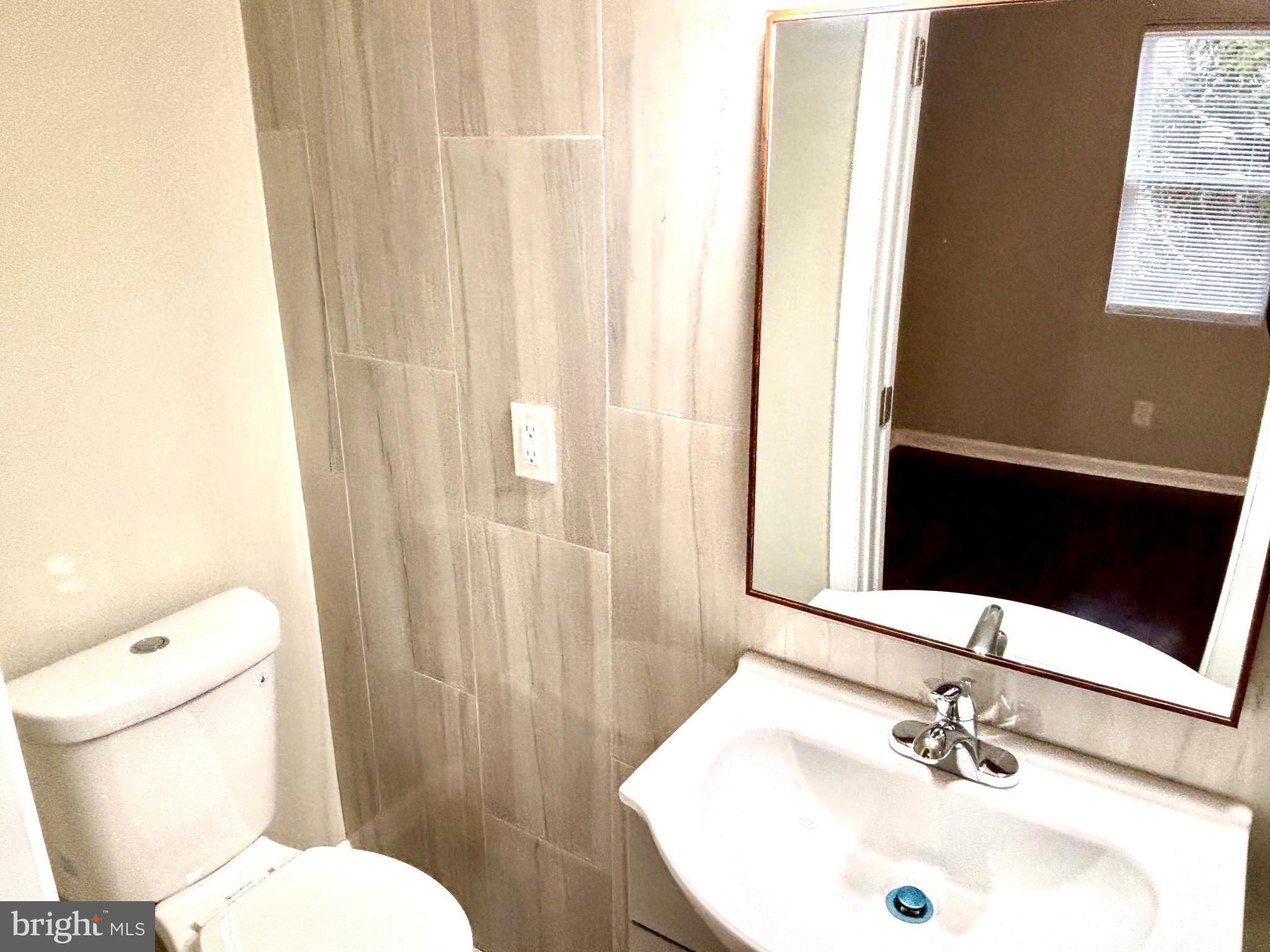 LAWNDALE - Residential Income