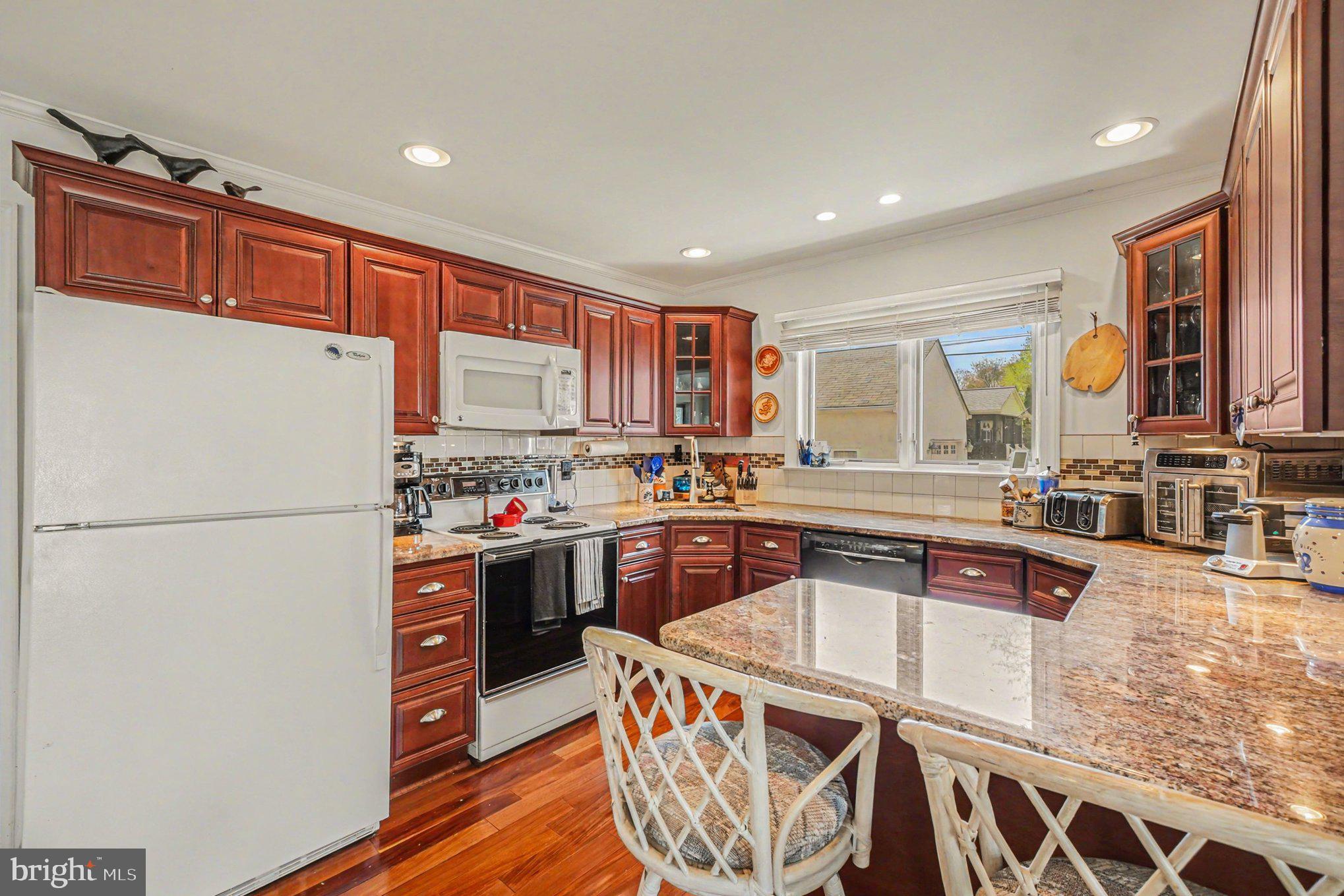 WEST VIEW SHORES - Residential