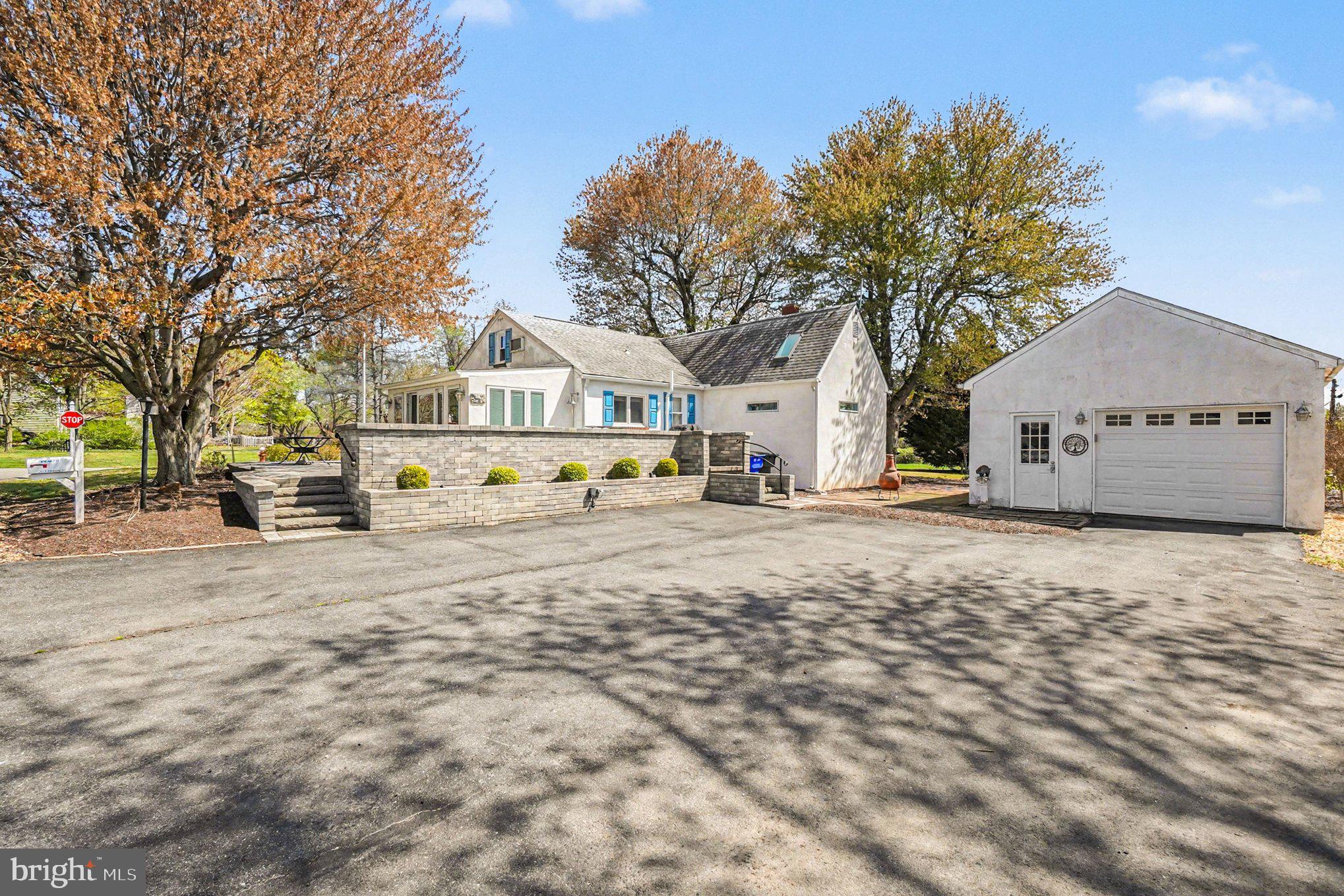 WEST VIEW SHORES - Residential