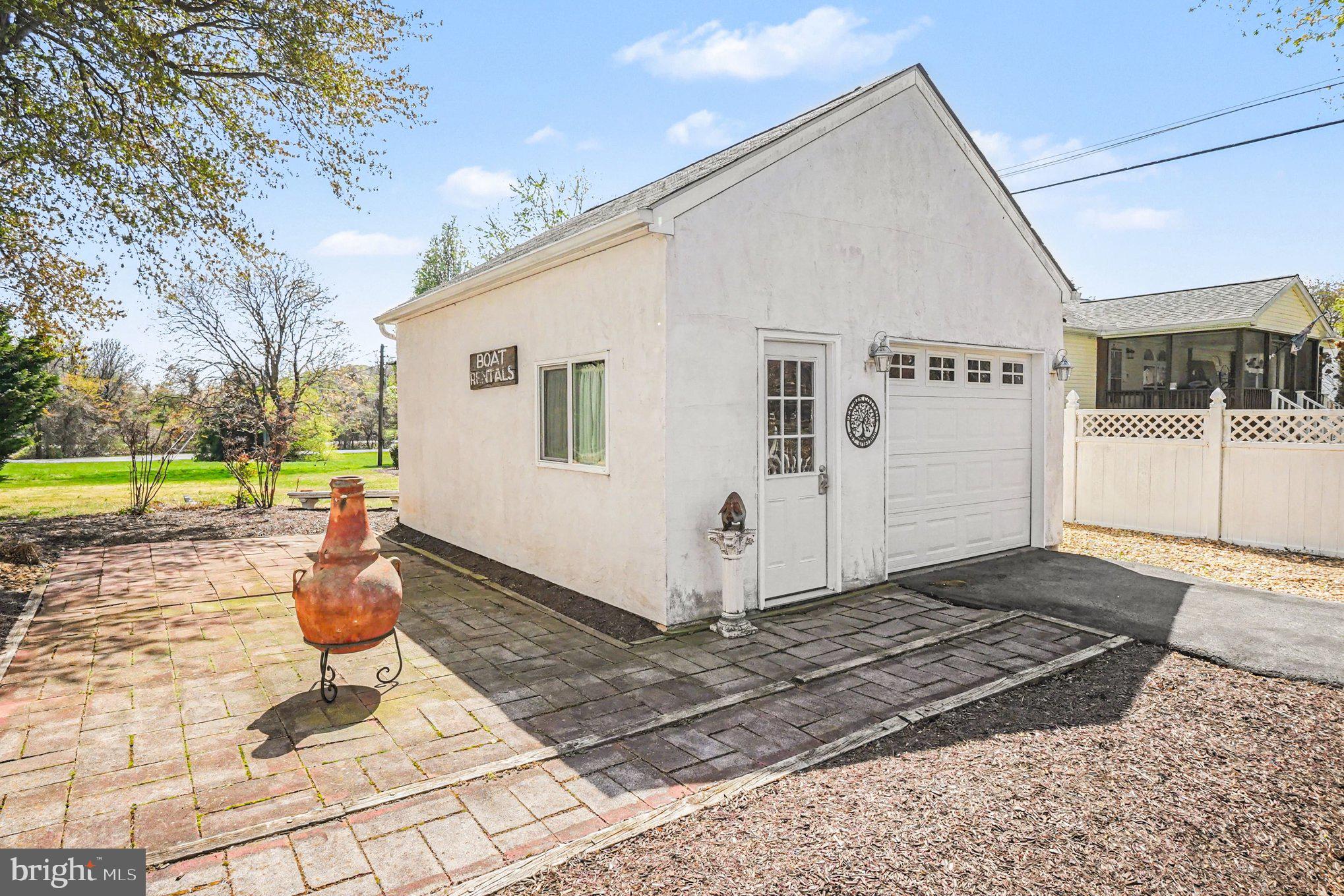 WEST VIEW SHORES - Residential