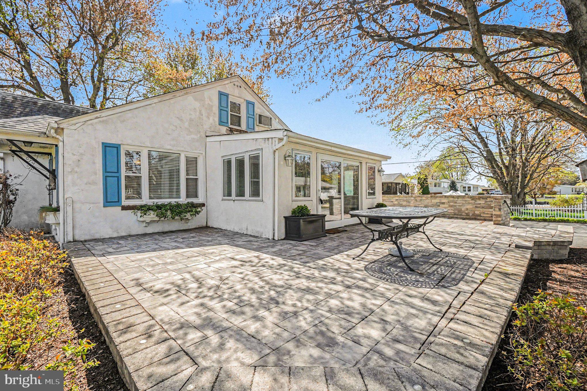 WEST VIEW SHORES - Residential