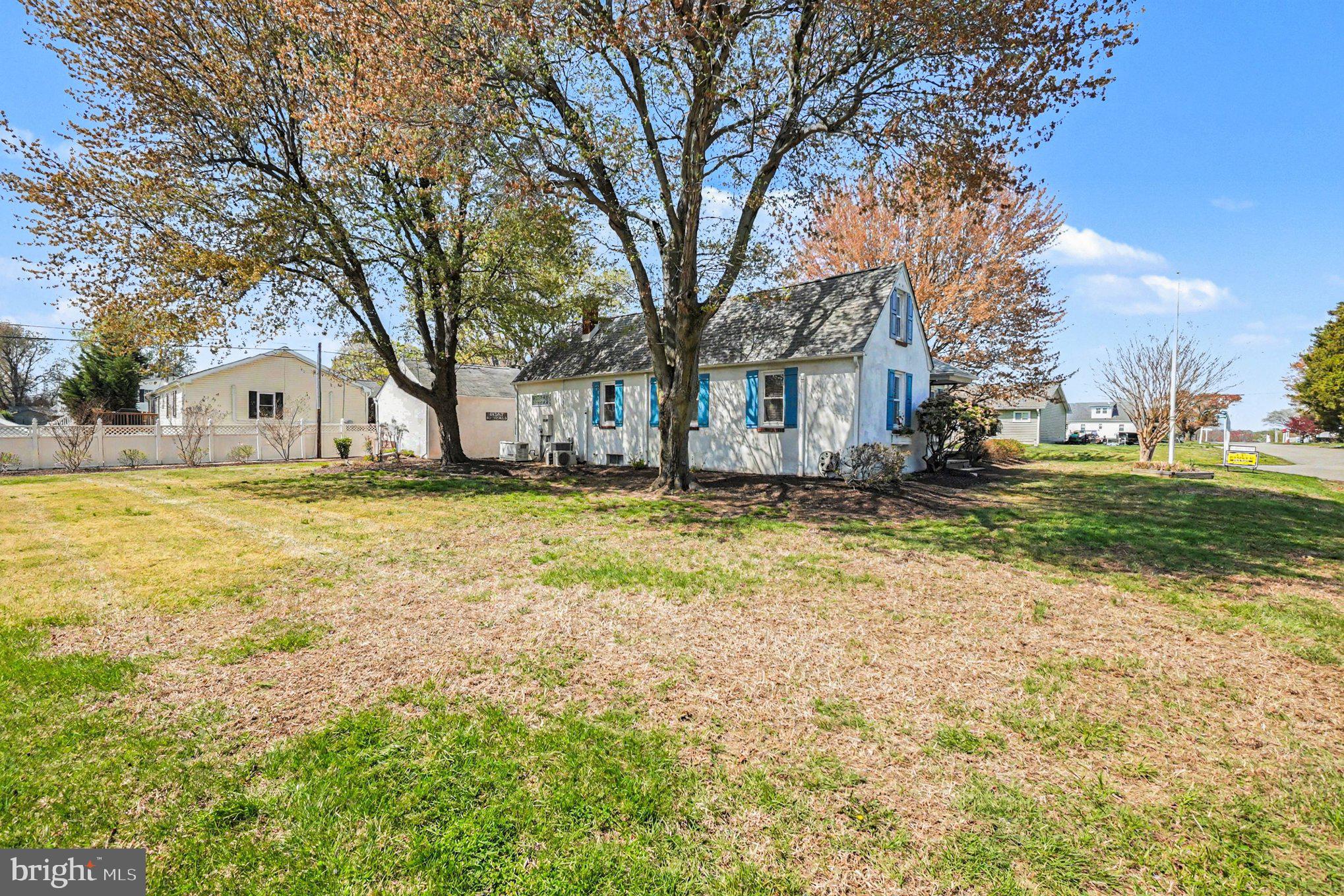 WEST VIEW SHORES - Residential