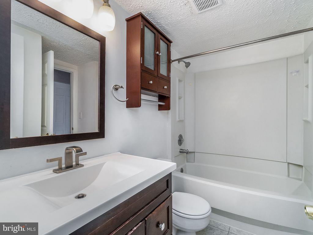 NEWINGTON COMMONS - Residential