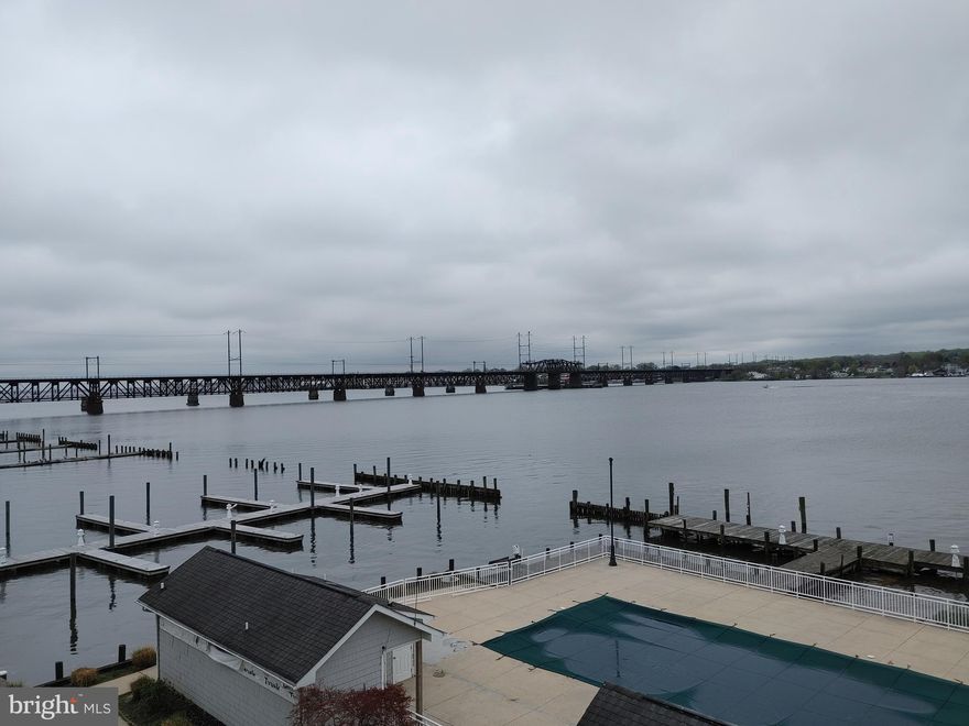 Pending signatures!
No Pets!
Furnished 3BR, 2B Penthouse waterfront condo! Over 2,000 sq.ft. with a large loft suited as a family room/office. Relax in the jacuzzi tub or on the deck enjoying sunsets. Located on the Susquehanna River with boat slips and community pool available for a fee. Move in today and Live where you Love to play. Close to I-95, Marc train, Rt 40, APG, shopping and restaurants including Lee's Landing.