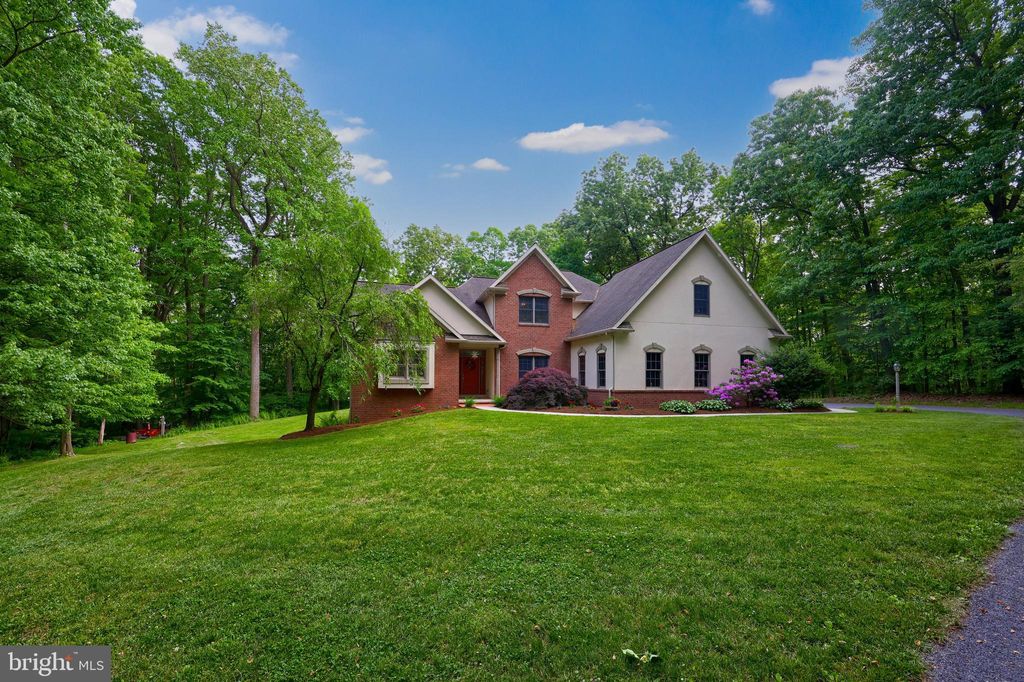 Photo of 230 ACORN LN, LITITZ, PA 17543 (MLS # PALA2035356)