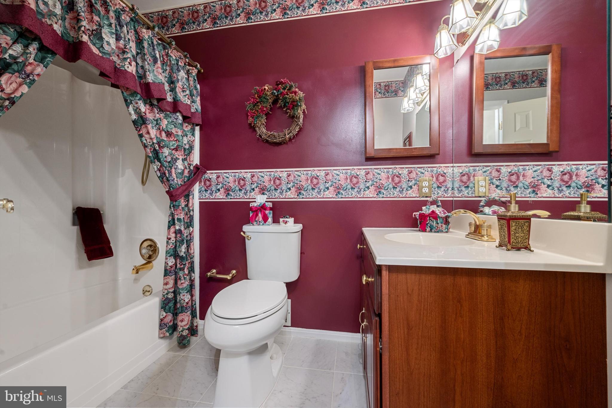 CRESCENT HILLS ESTATES - Residential