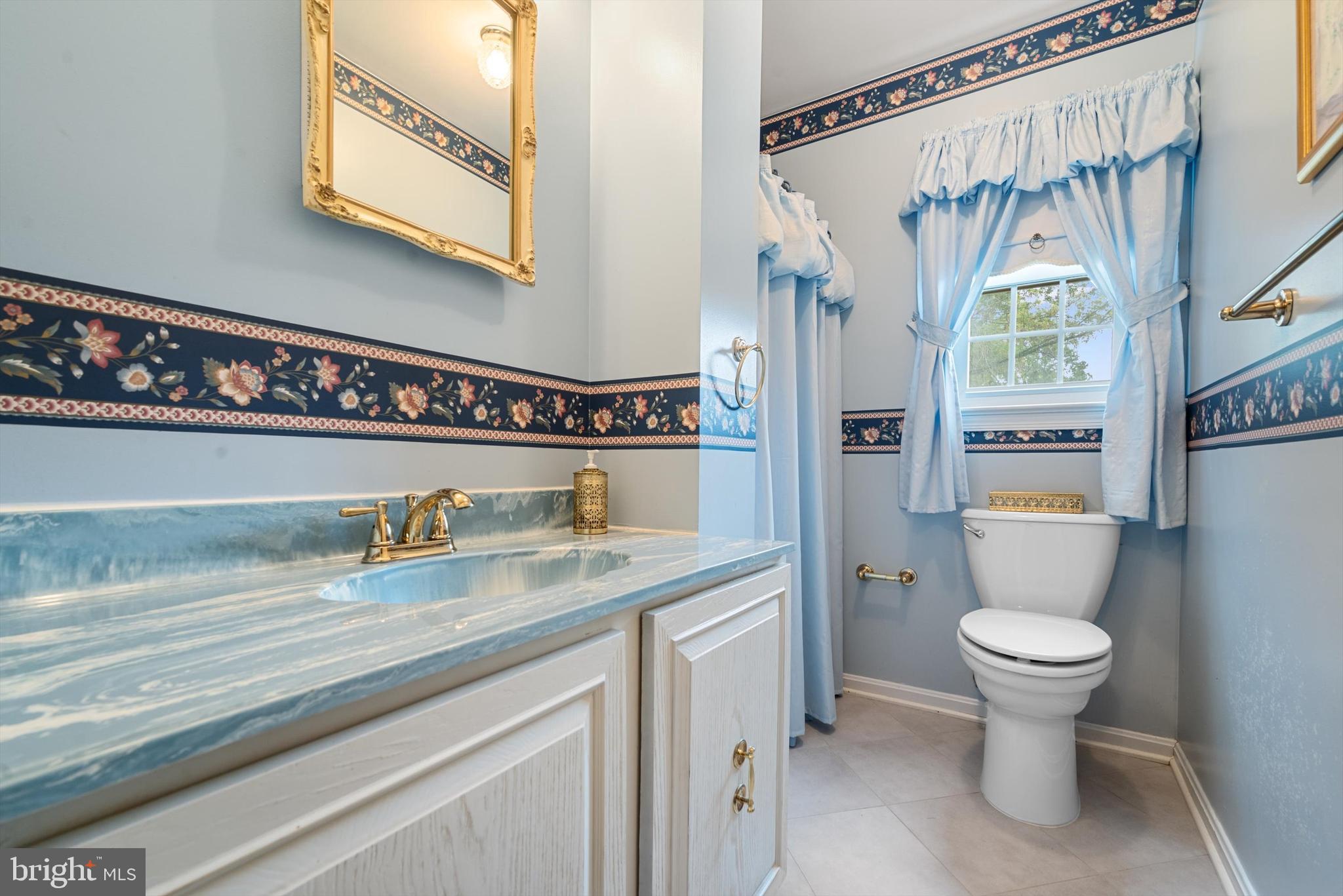 CRESCENT HILLS ESTATES - Residential