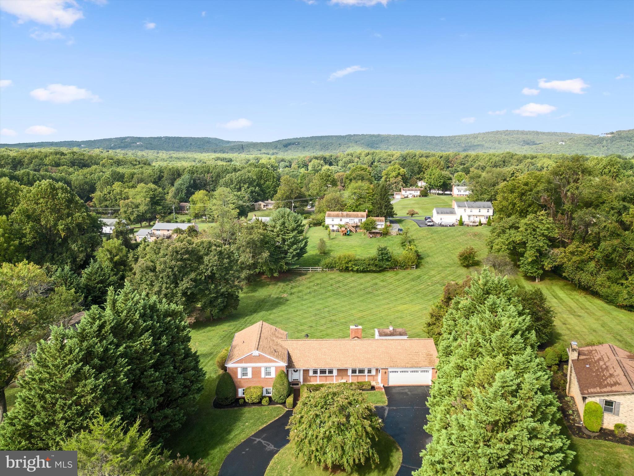 CRESCENT HILLS ESTATES - Residential