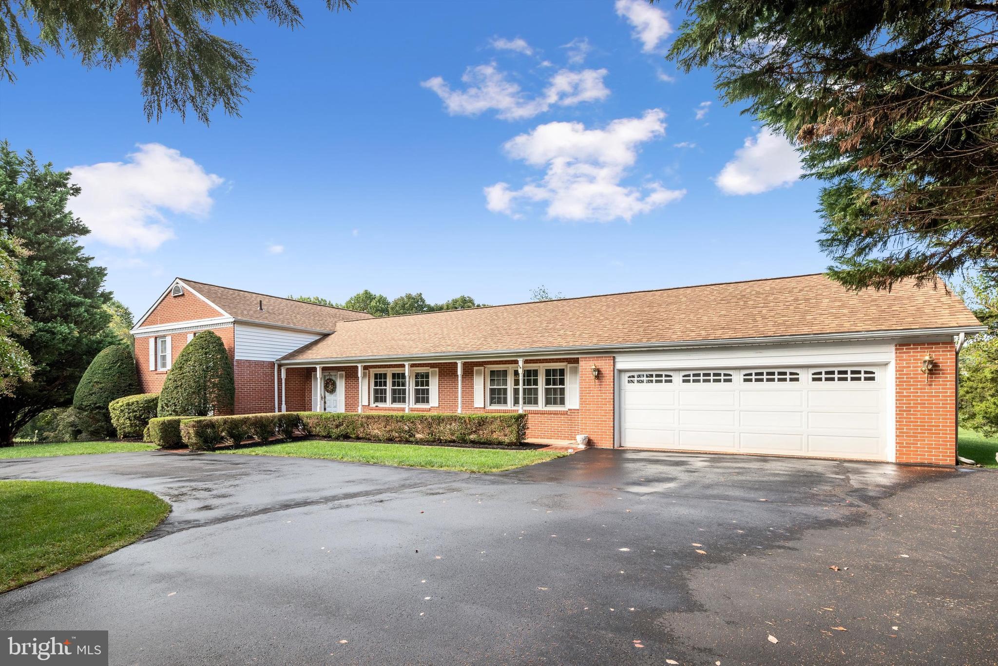 CRESCENT HILLS ESTATES - Residential