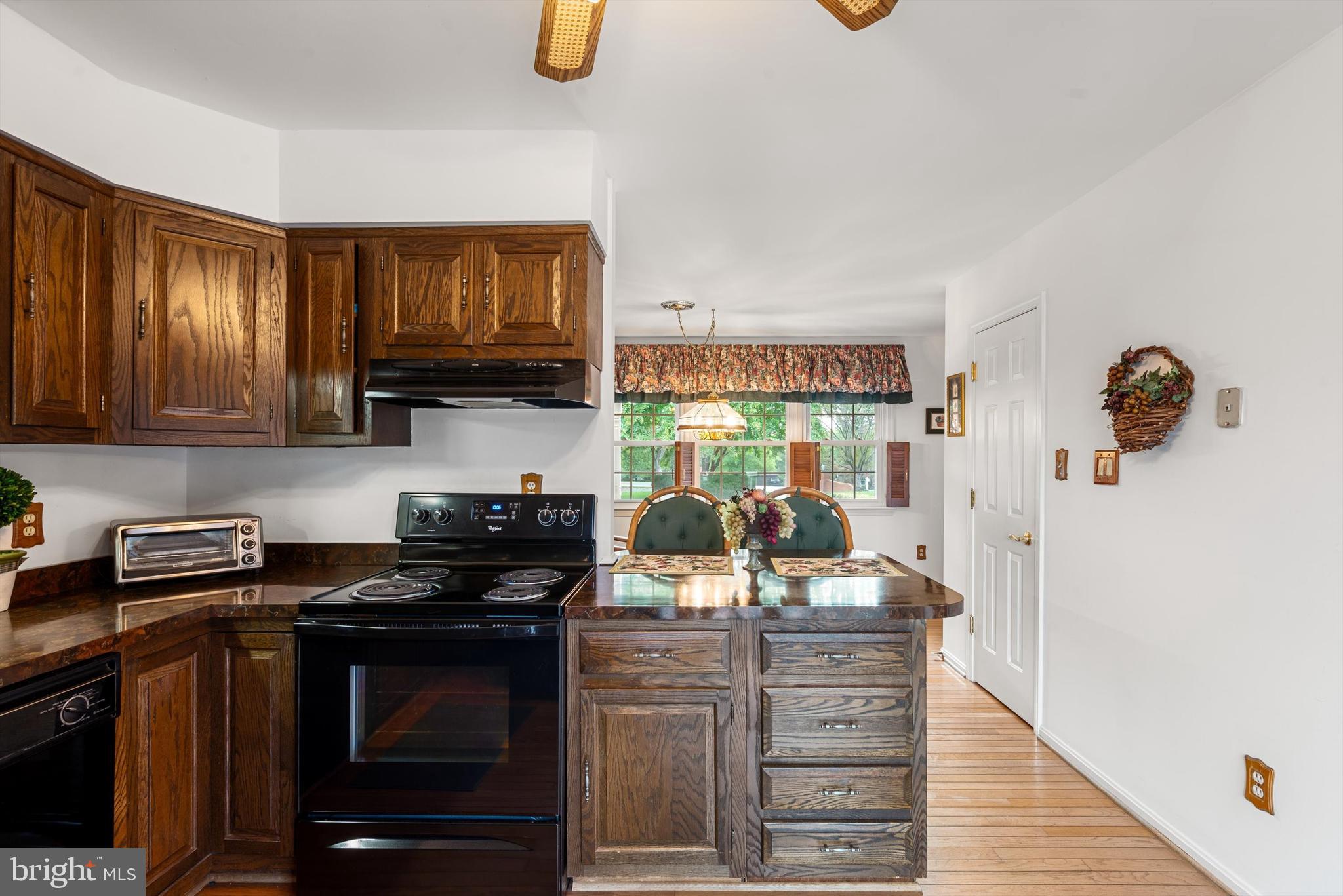 CRESCENT HILLS ESTATES - Residential