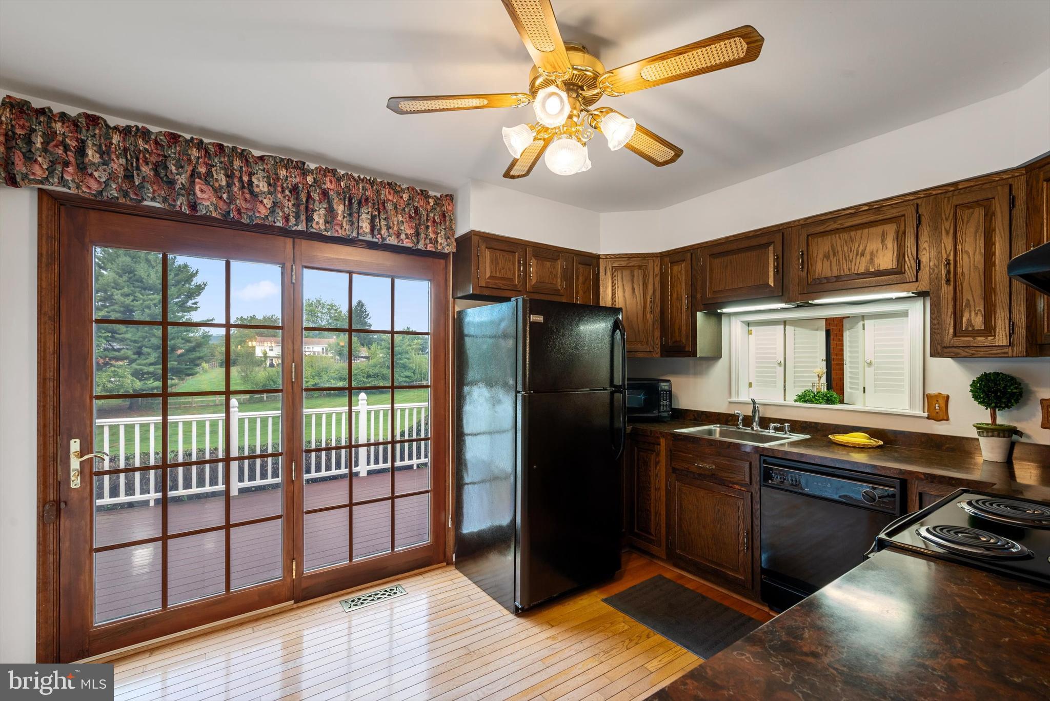 CRESCENT HILLS ESTATES - Residential