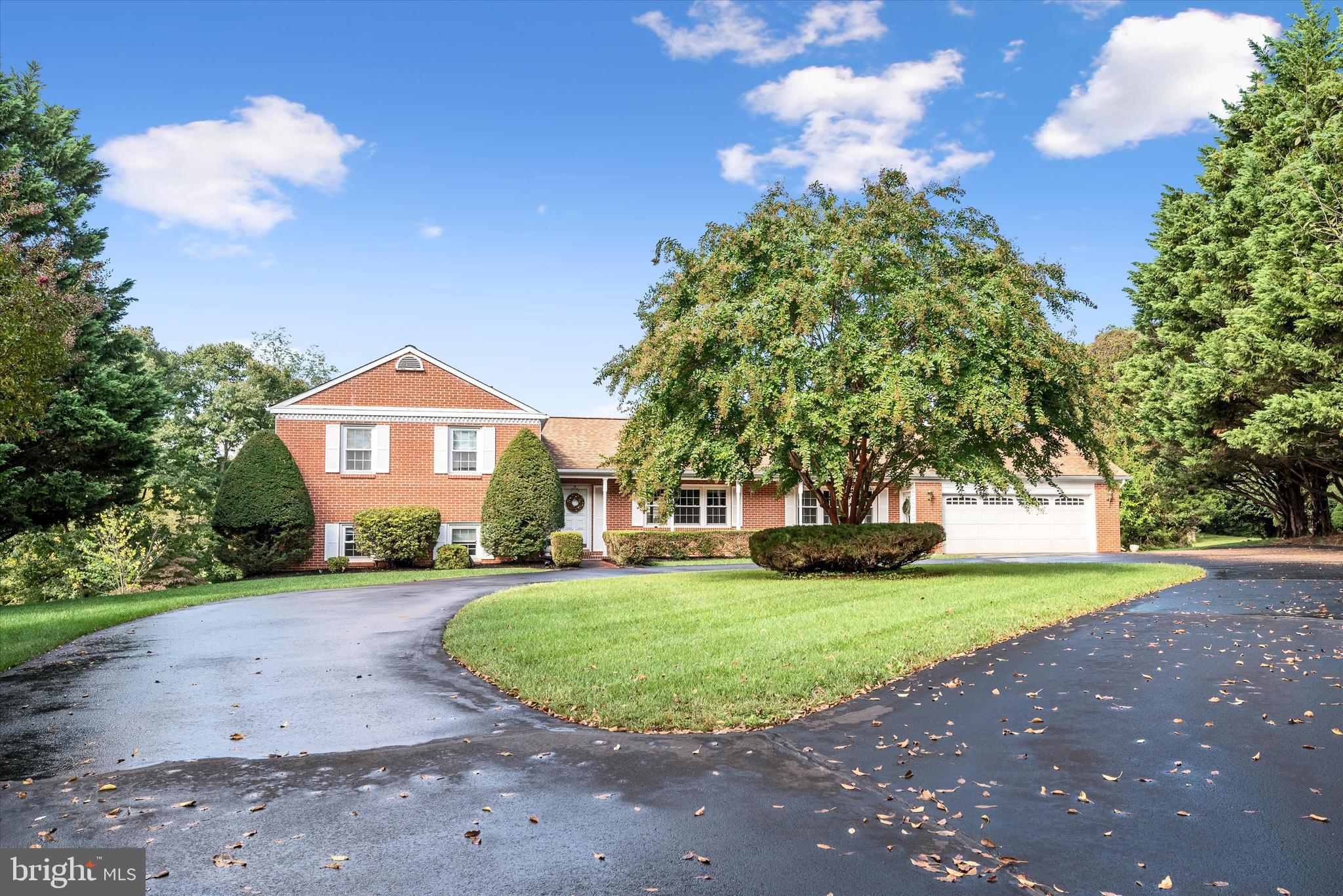 CRESCENT HILLS ESTATES - Residential