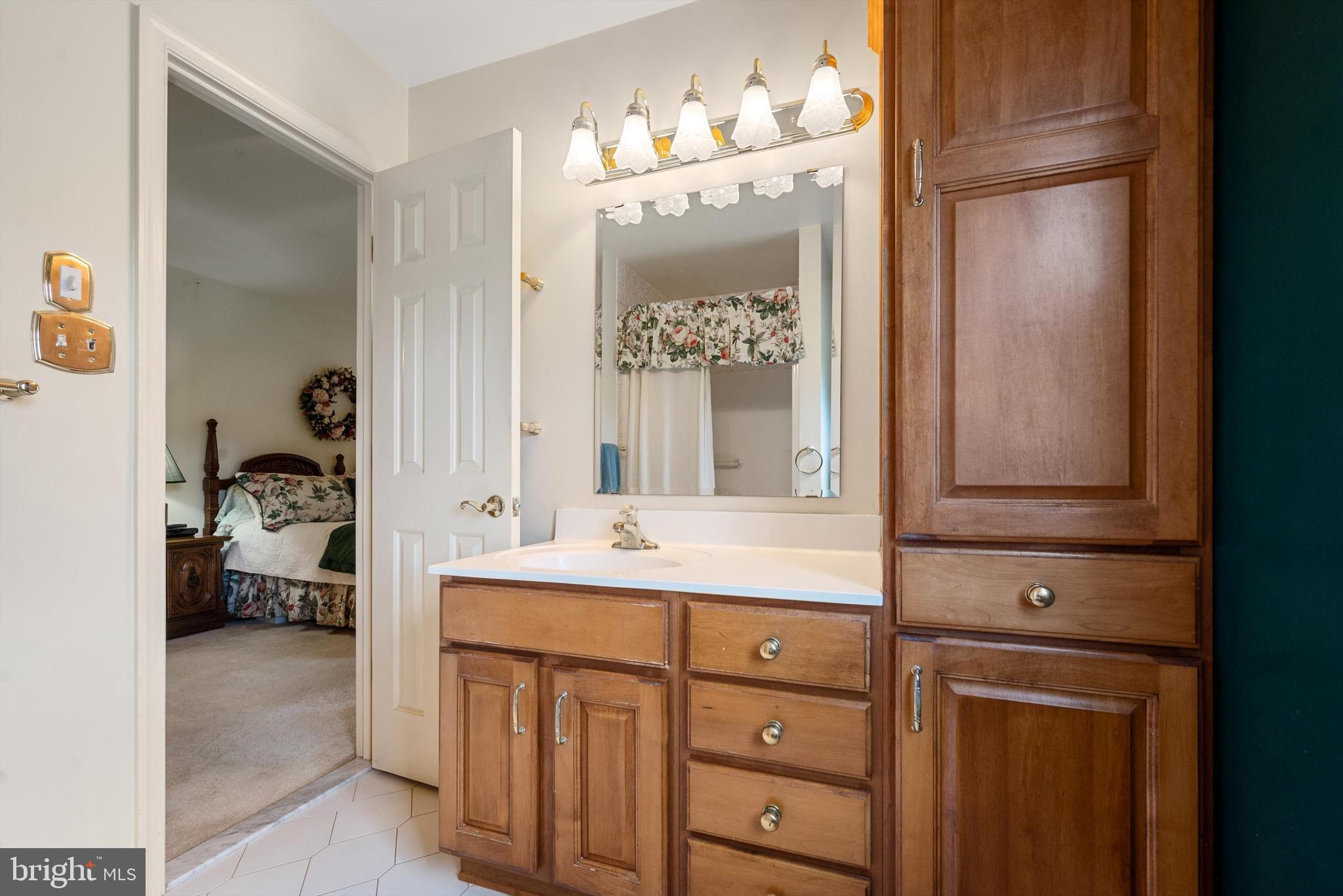 CRESCENT HILLS ESTATES - Residential