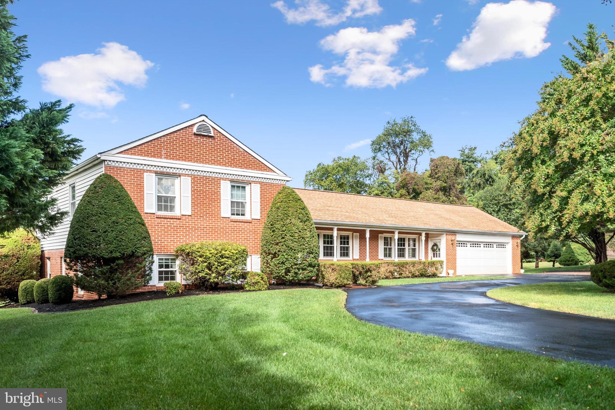 CRESCENT HILLS ESTATES - Residential