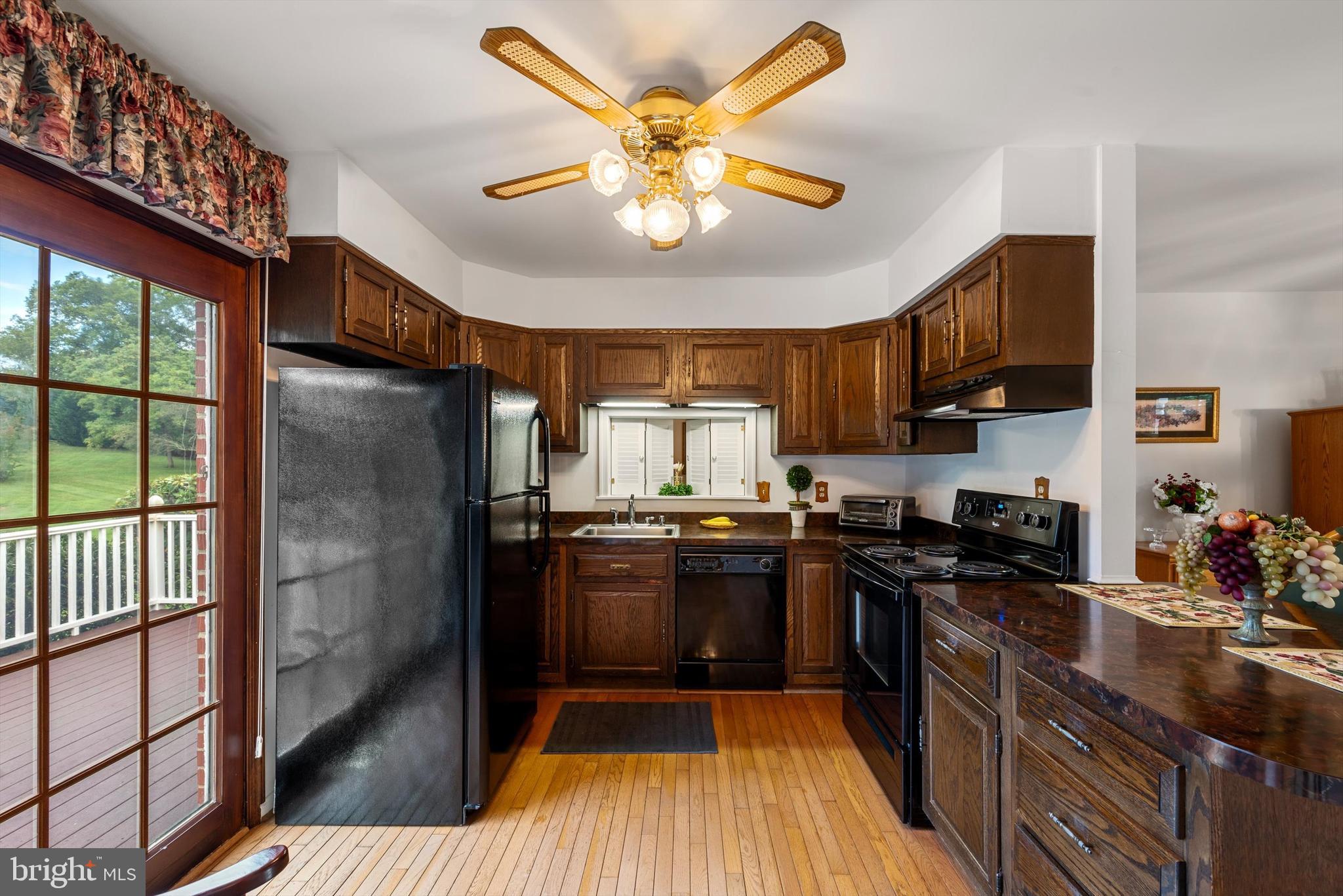 CRESCENT HILLS ESTATES - Residential