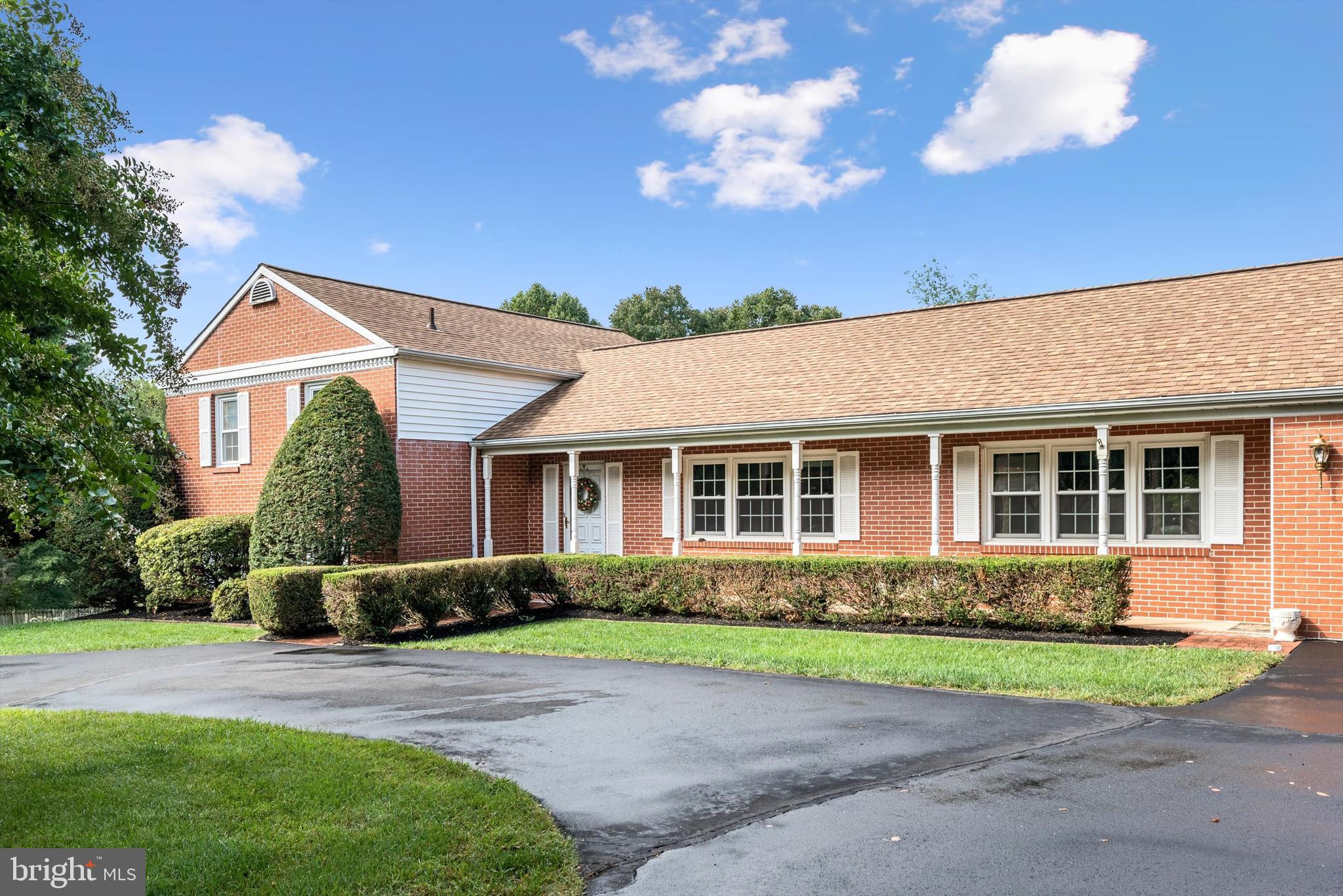 CRESCENT HILLS ESTATES - Residential