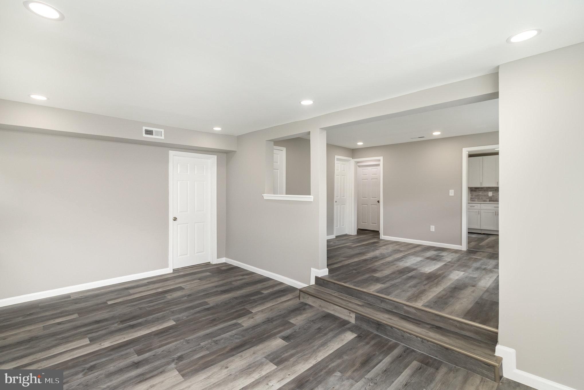 DAVIDSONVILLE - Residential