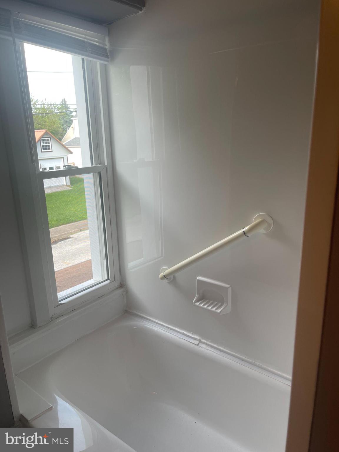 GLENSIDE - Residential Lease