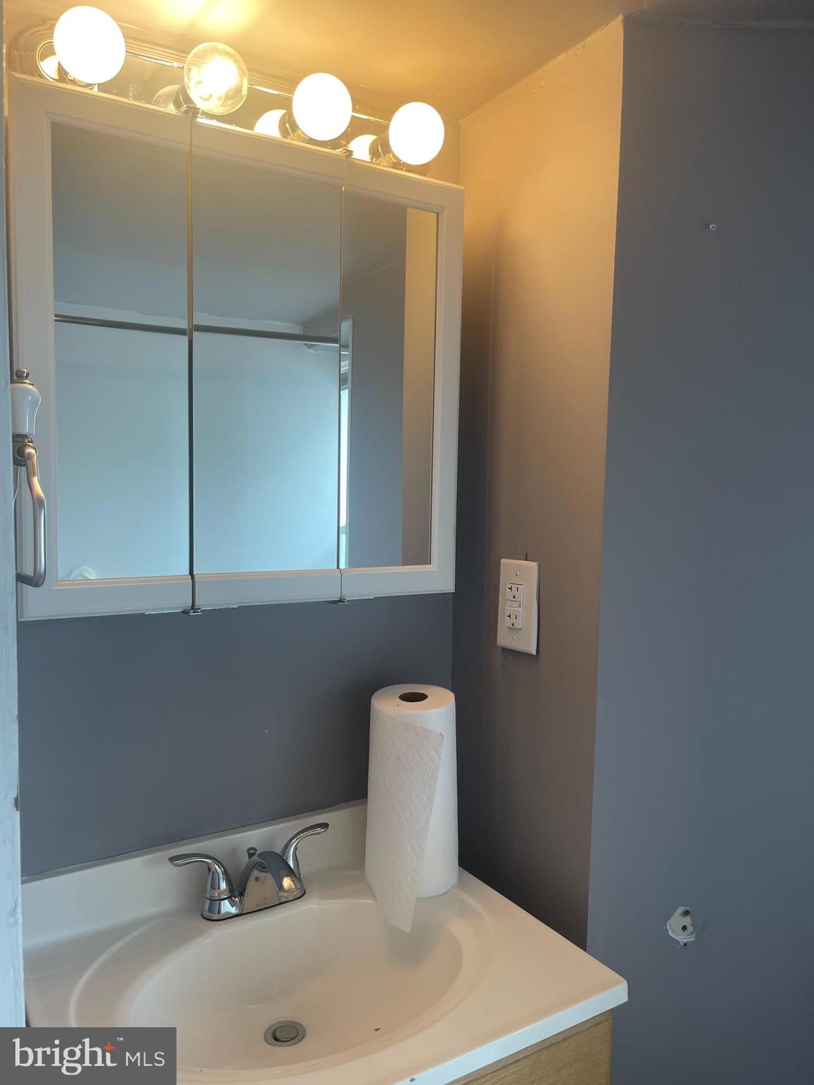 GLENSIDE - Residential Lease