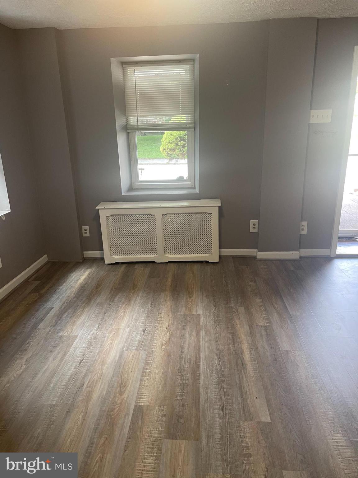 GLENSIDE - Residential Lease