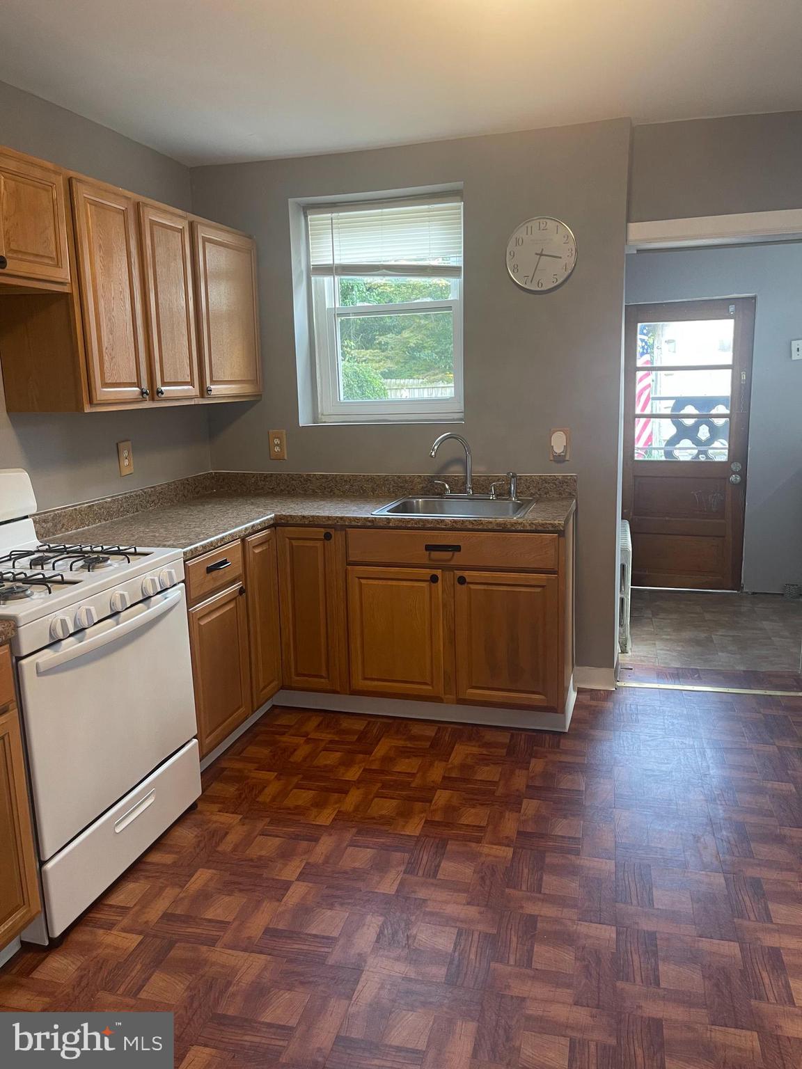 GLENSIDE - Residential Lease