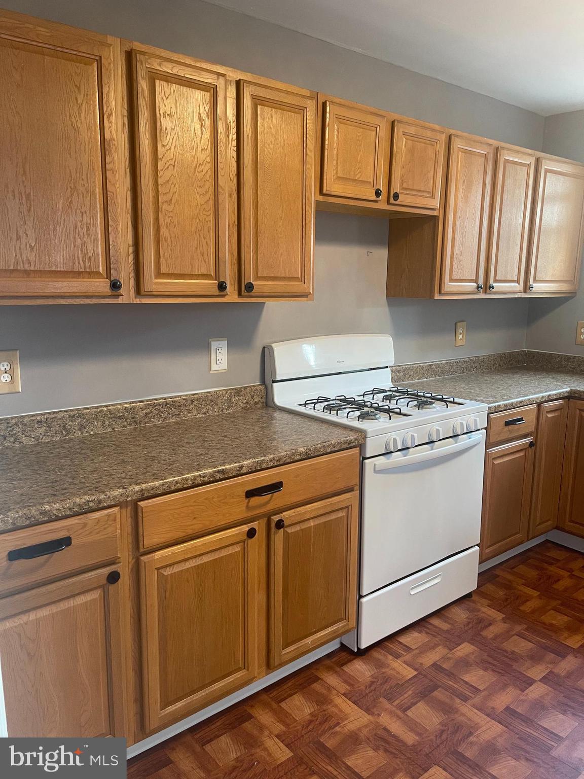 GLENSIDE - Residential Lease