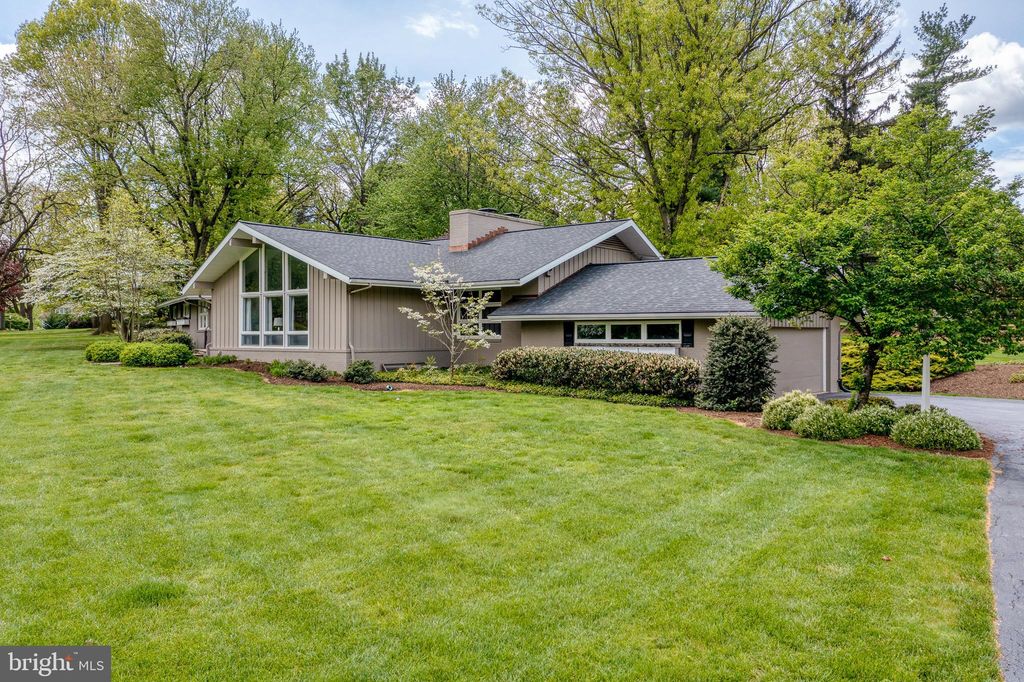 Photo of 2530 MONDAMIN FARM RD, LANCASTER, PA 17601 (MLS # PALA2034330)