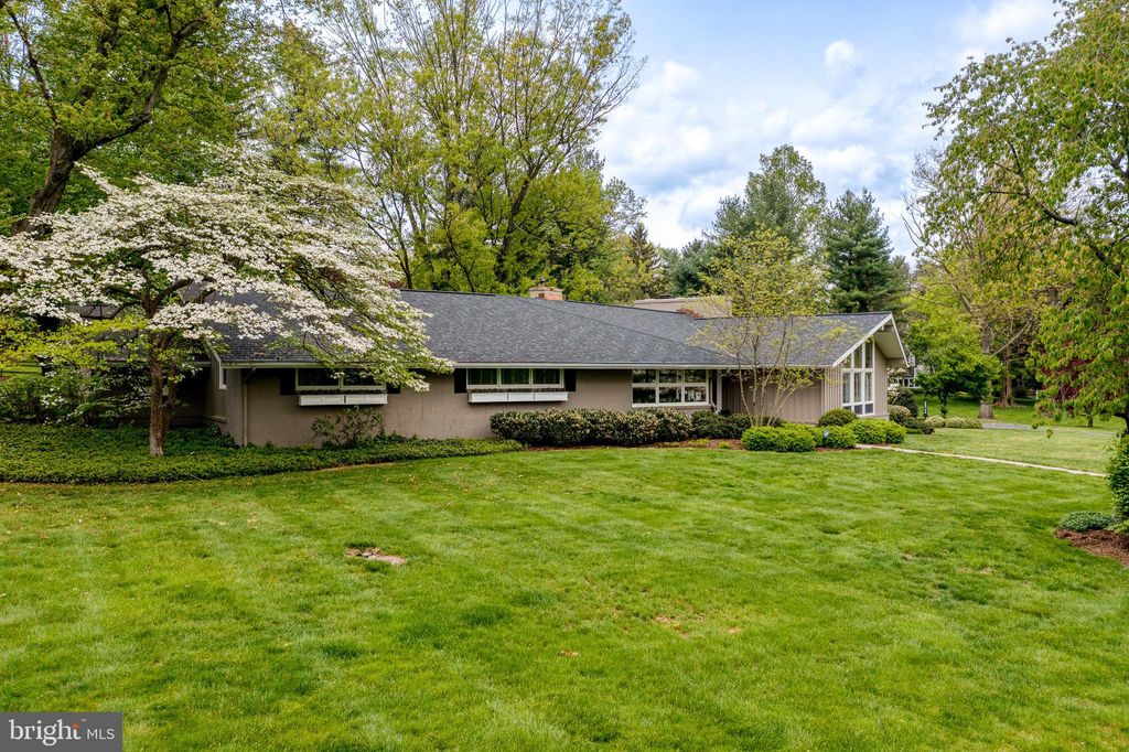 Photo of 2530 MONDAMIN FARM RD, LANCASTER, PA 17601 (MLS # PALA2034330)