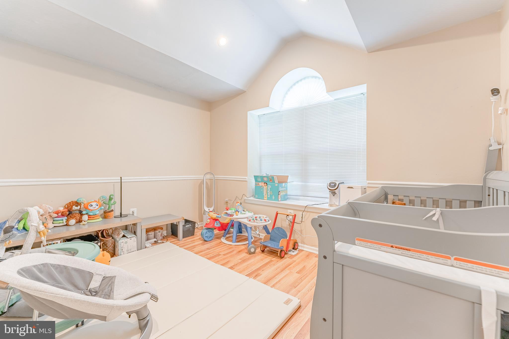 COLLEGE WOODS - Residential