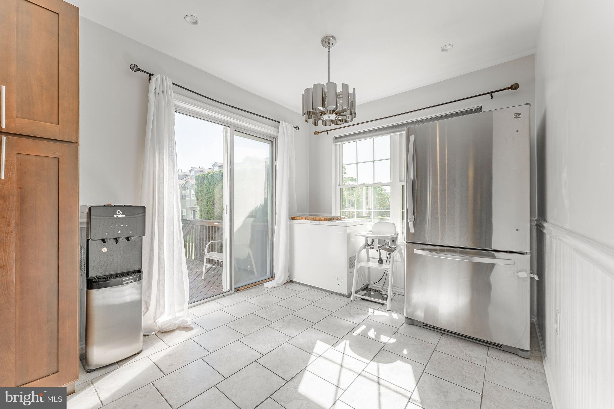 COLLEGE WOODS - Residential