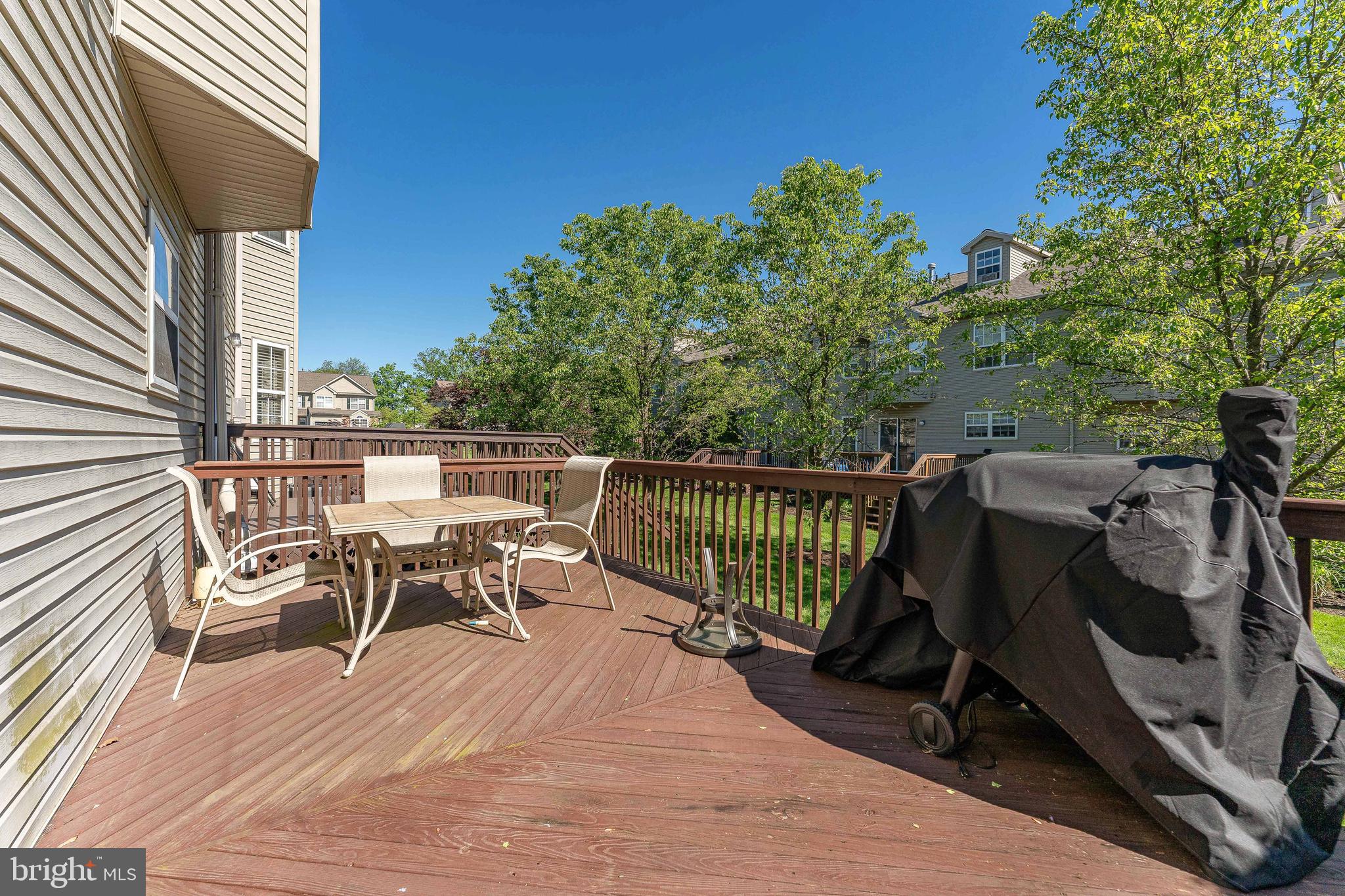 COLLEGE WOODS - Residential