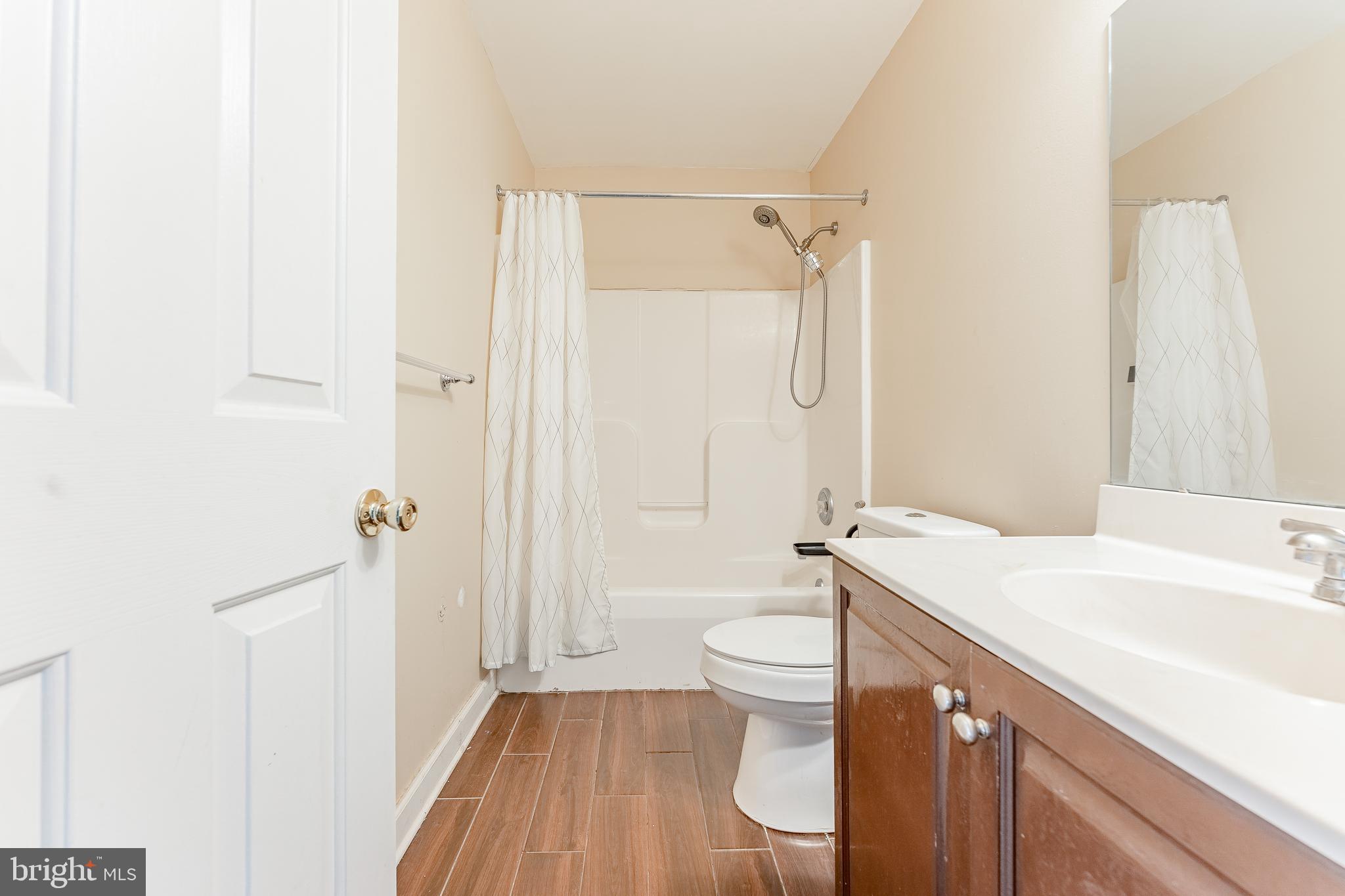 COLLEGE WOODS - Residential