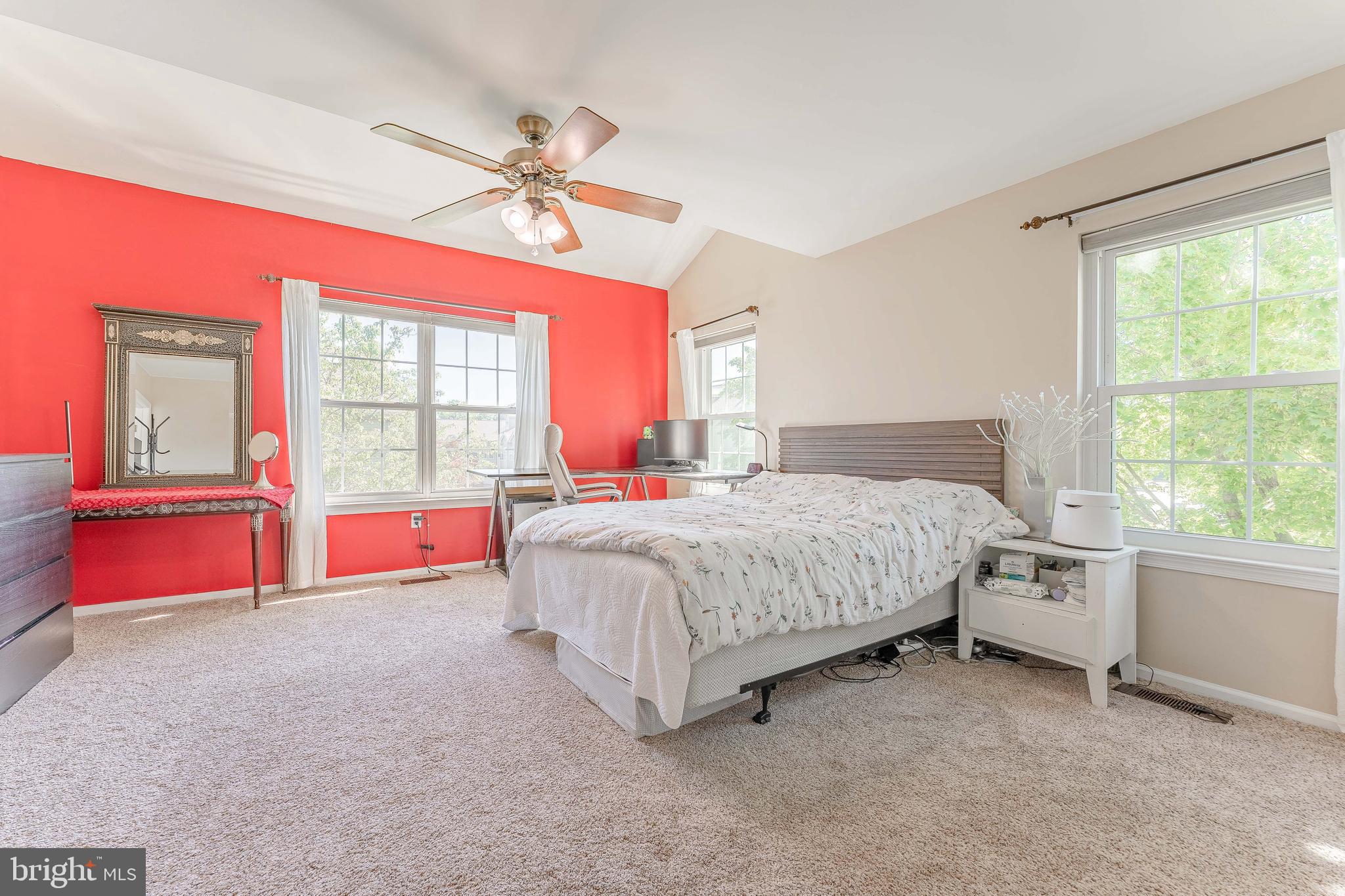 COLLEGE WOODS - Residential