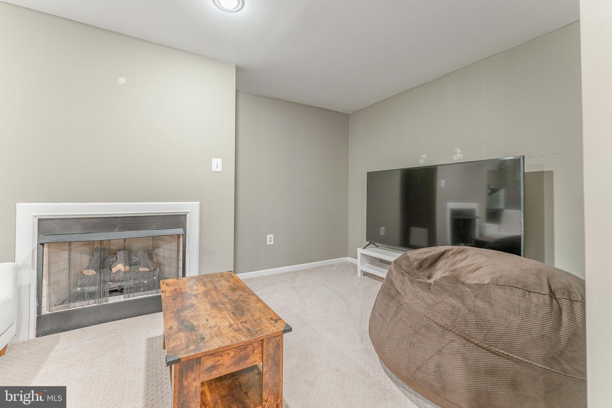 COLLEGE WOODS - Residential