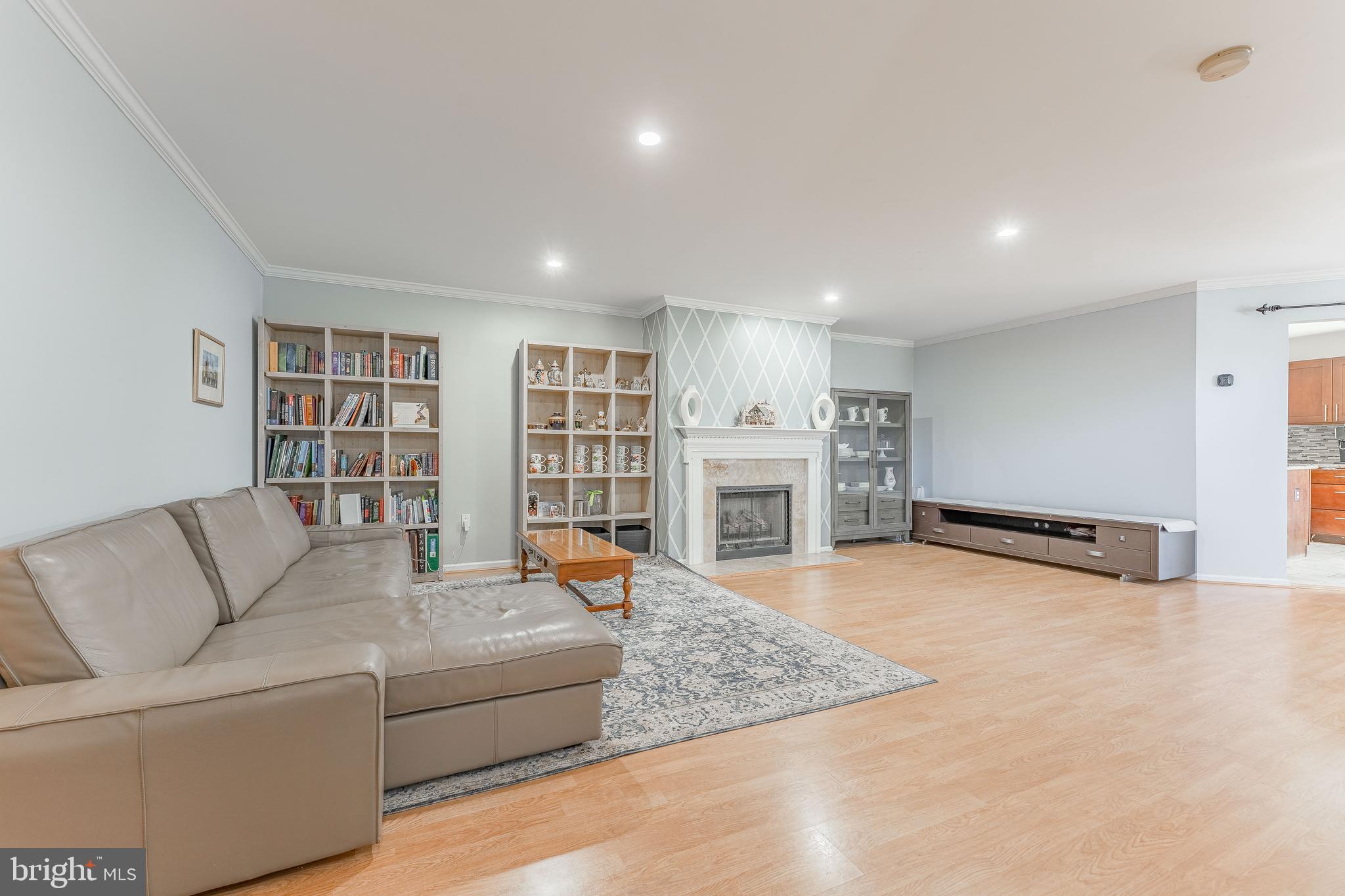 COLLEGE WOODS - Residential