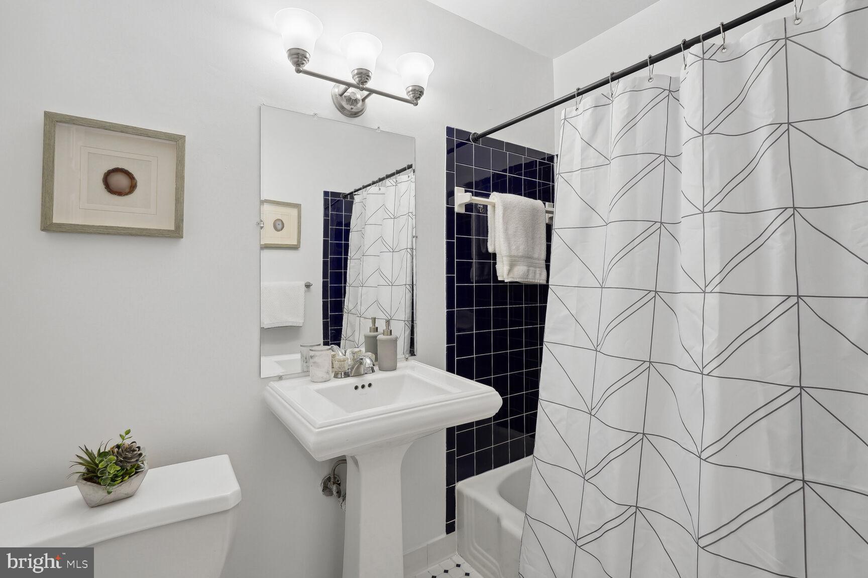 PARKSIDE CONDOMINIUMS - Residential