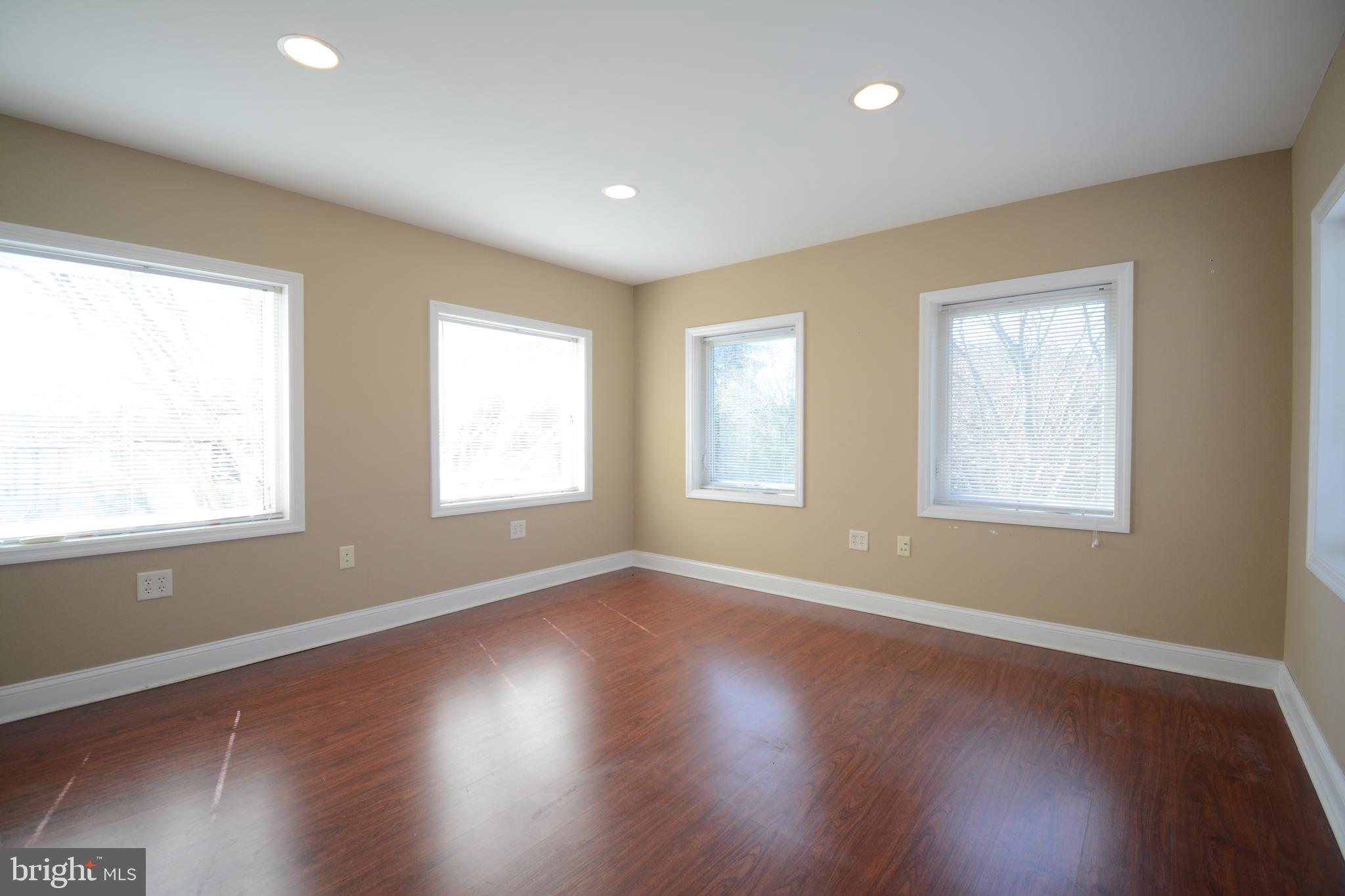 616 E CYPRESS STREET