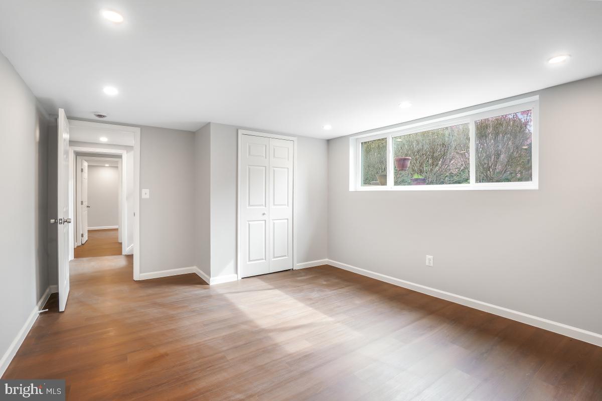 LONG MEADOWS - Residential