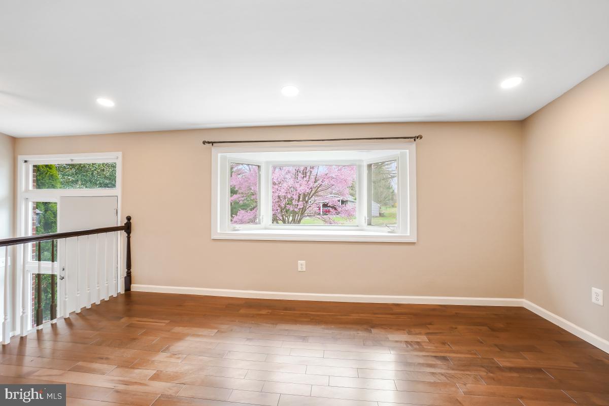 LONG MEADOWS - Residential