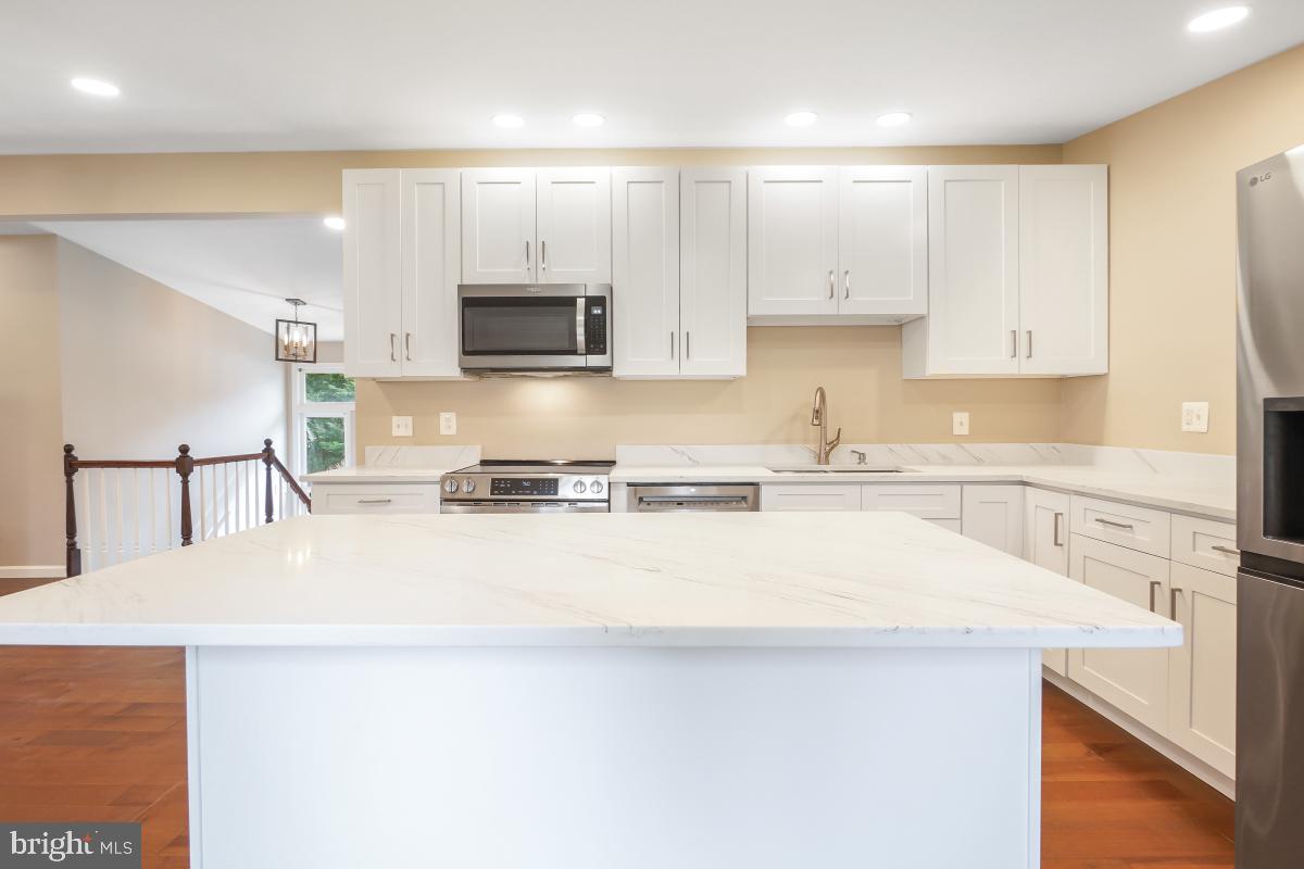 LONG MEADOWS - Residential