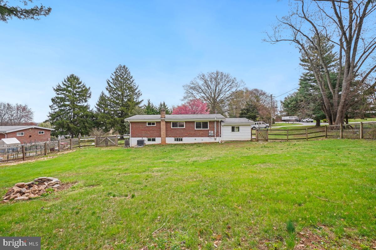 LONG MEADOWS - Residential