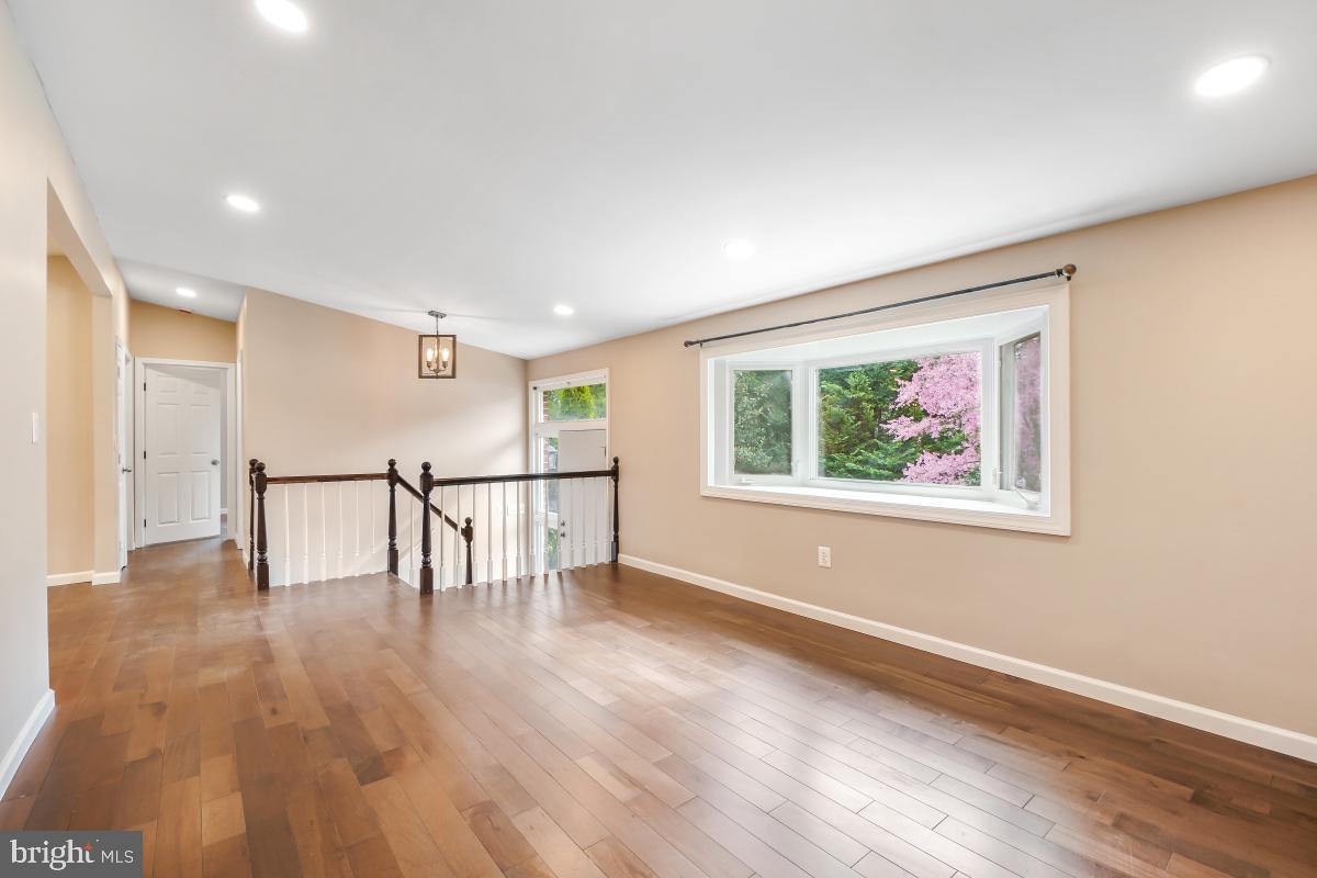 LONG MEADOWS - Residential