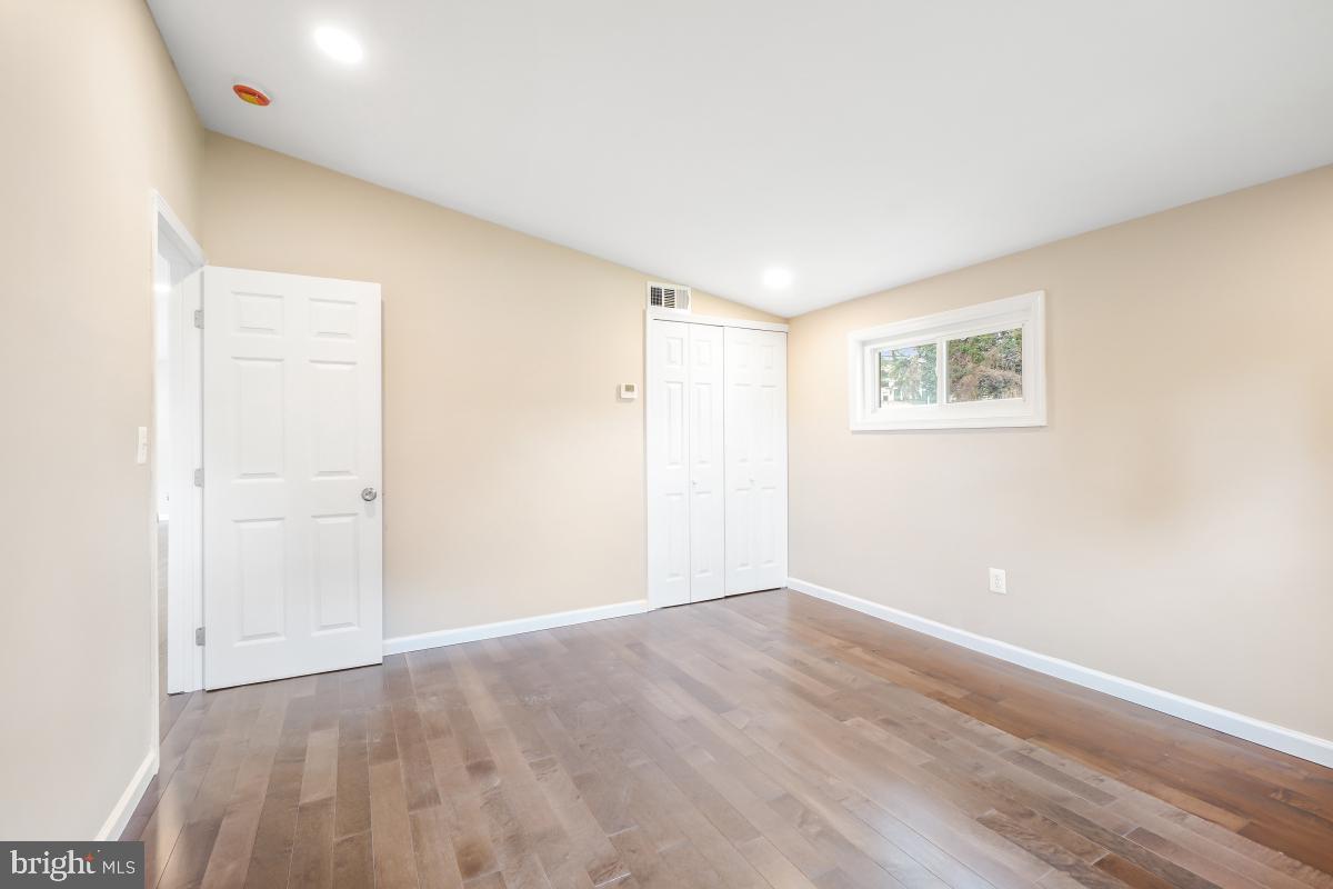 LONG MEADOWS - Residential