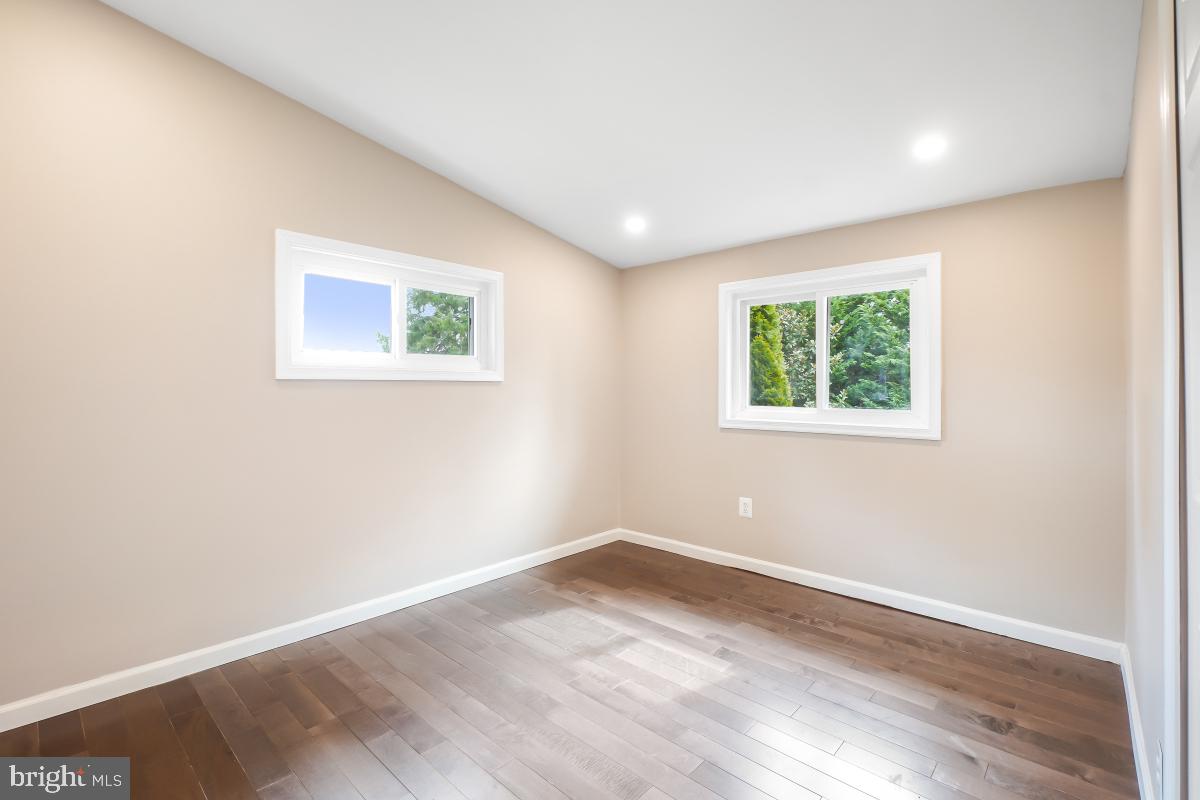 LONG MEADOWS - Residential