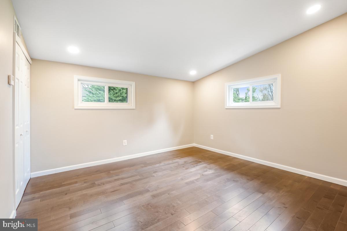 LONG MEADOWS - Residential