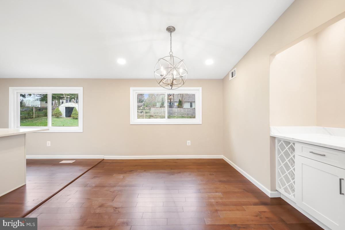 LONG MEADOWS - Residential